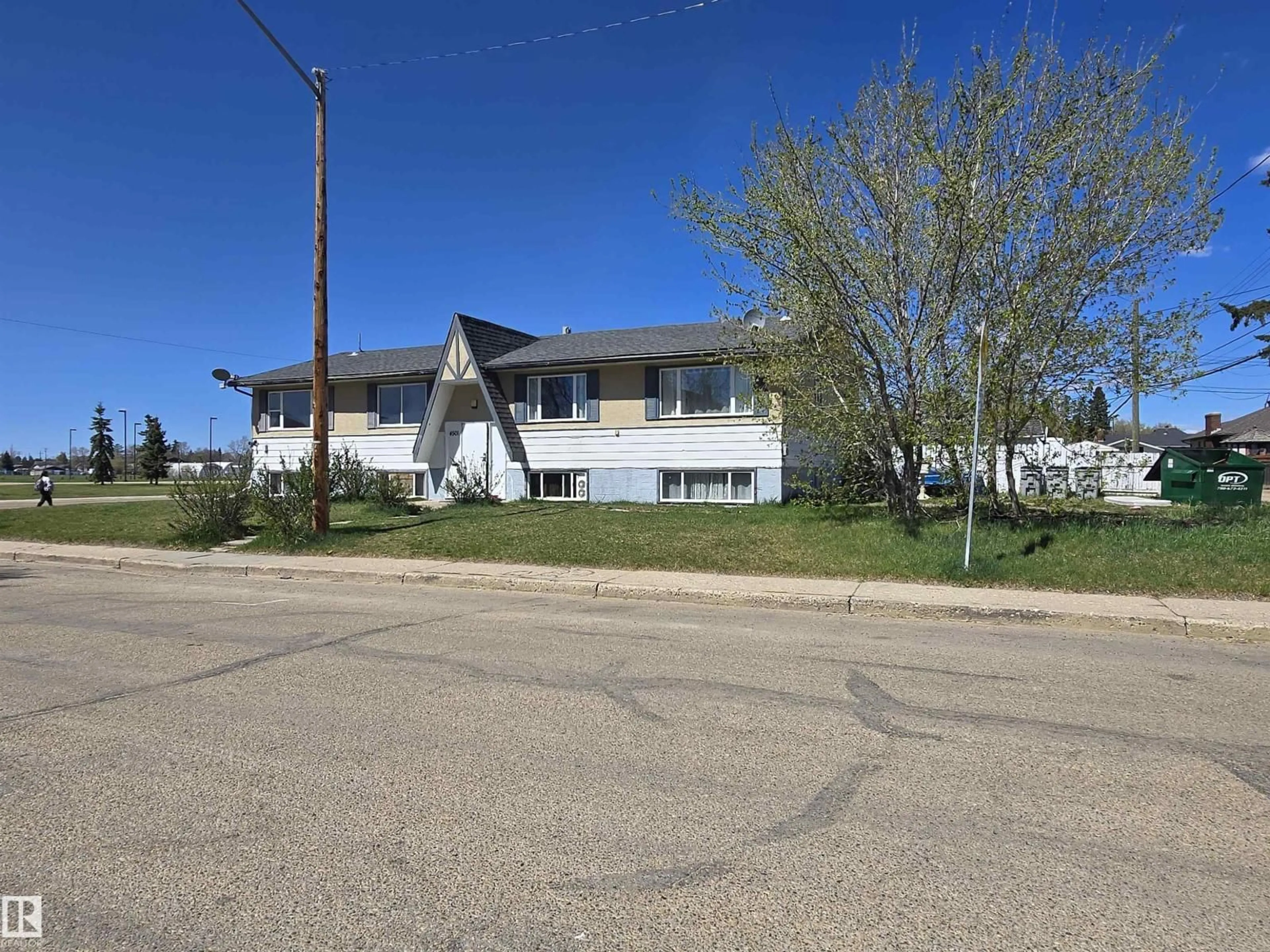 Unknown for 4501 47 ST, Wetaskiwin Alberta T9A1C3