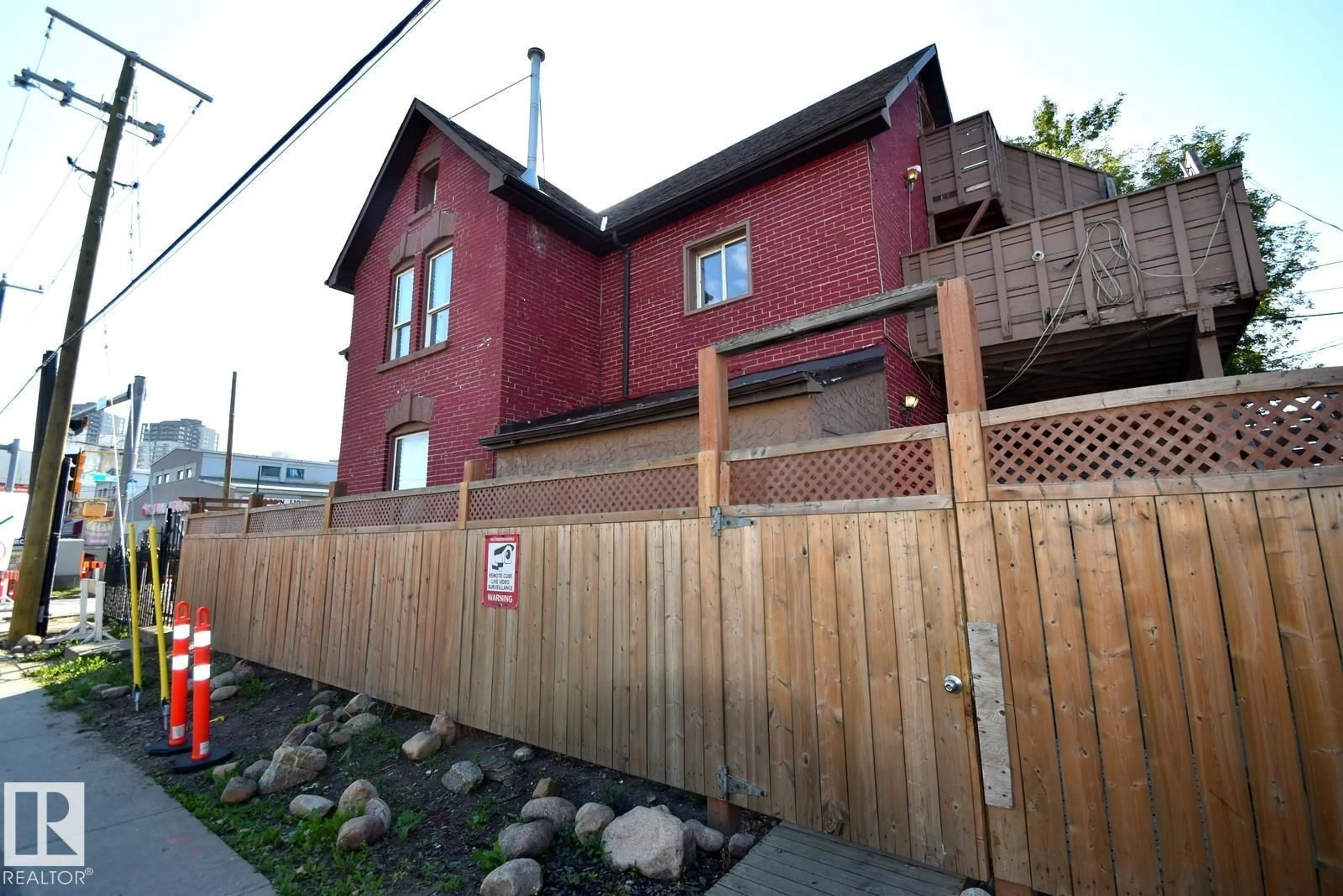 Patio, street for NW - 10734 92 ST, Edmonton Alberta T5H1V4