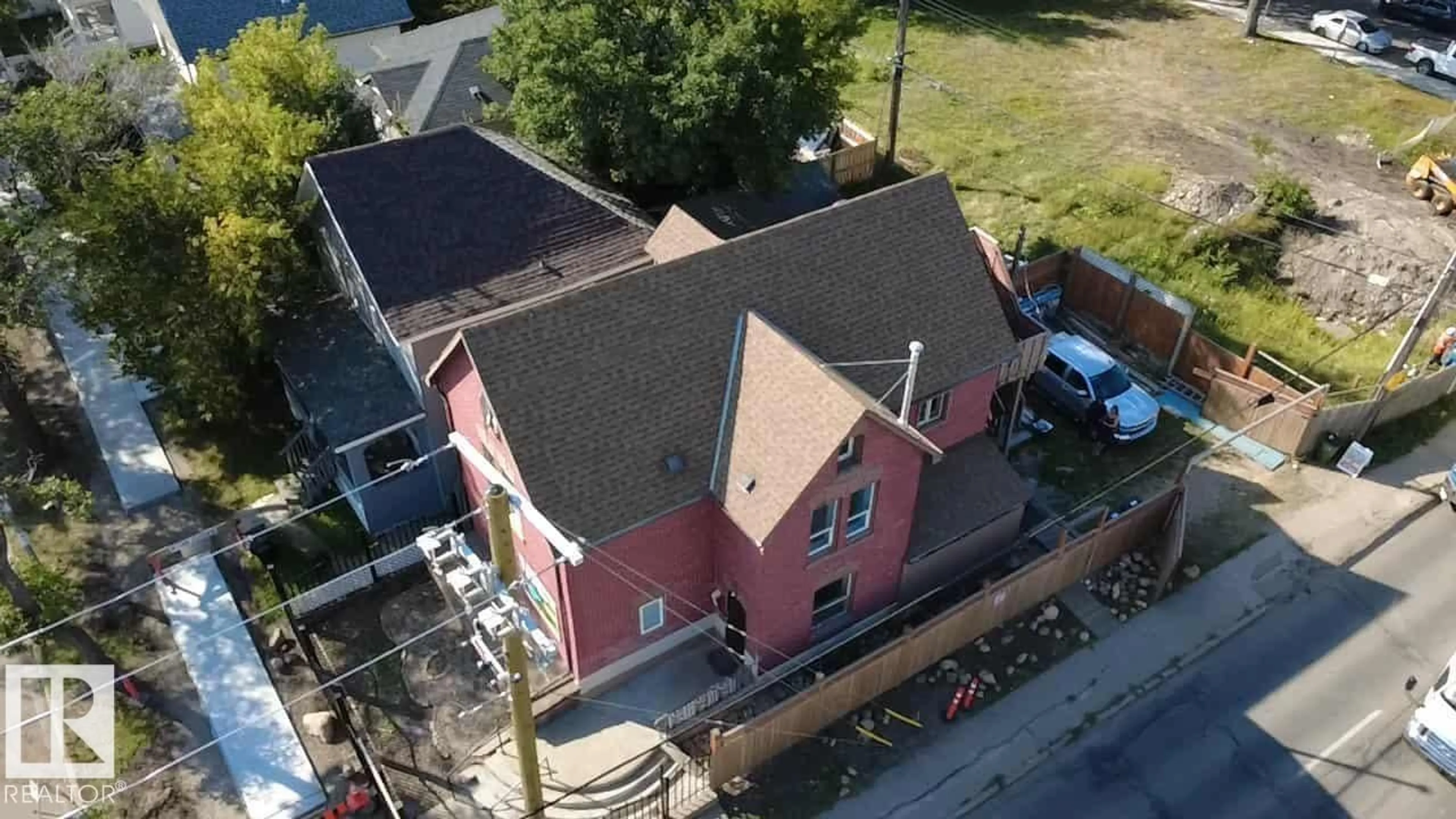 A pic from outside/outdoor area/front of a property/back of a property/a pic from drone, building for NW - 10734 92 ST, Edmonton Alberta T5H1V4