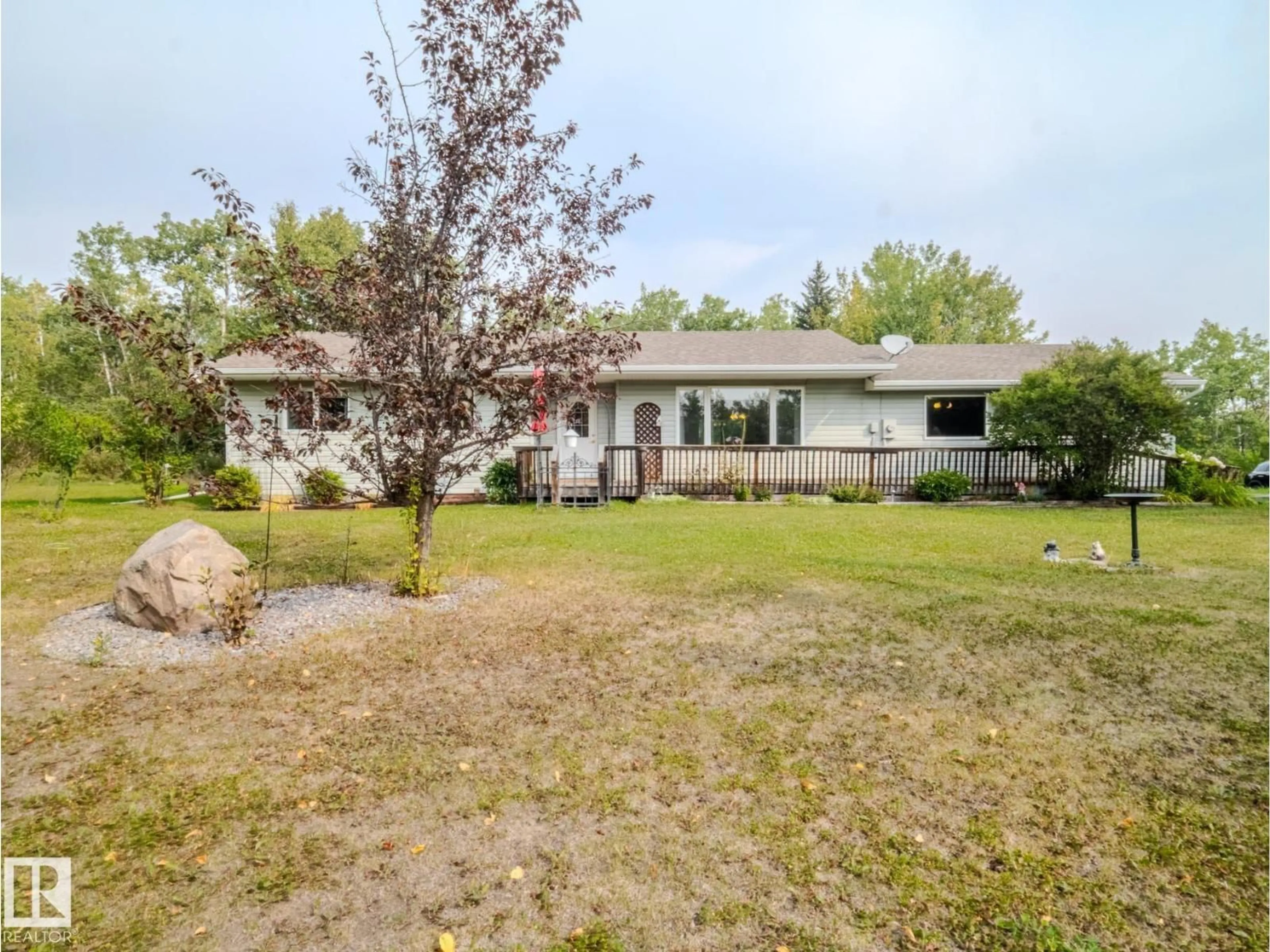 A pic from outside/outdoor area/front of a property/back of a property/a pic from drone, unknown for 266 52122 RGE ROAD 210, Rural Strathcona County Alberta T8G1A4