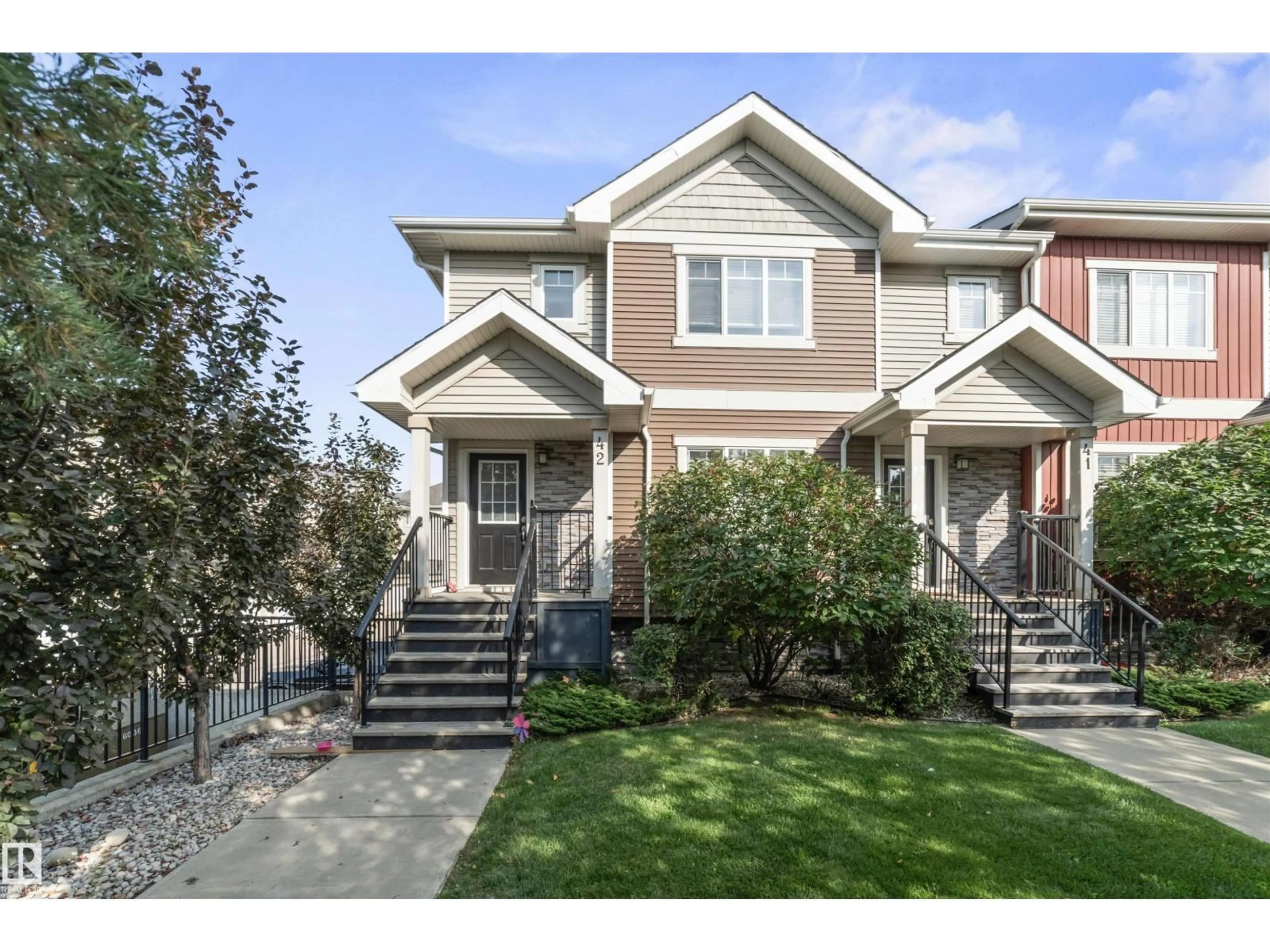 Home with vinyl exterior material, street for 42 - 7289 SOUTH TERWILLEGAR DR, Edmonton Alberta T6R0M5