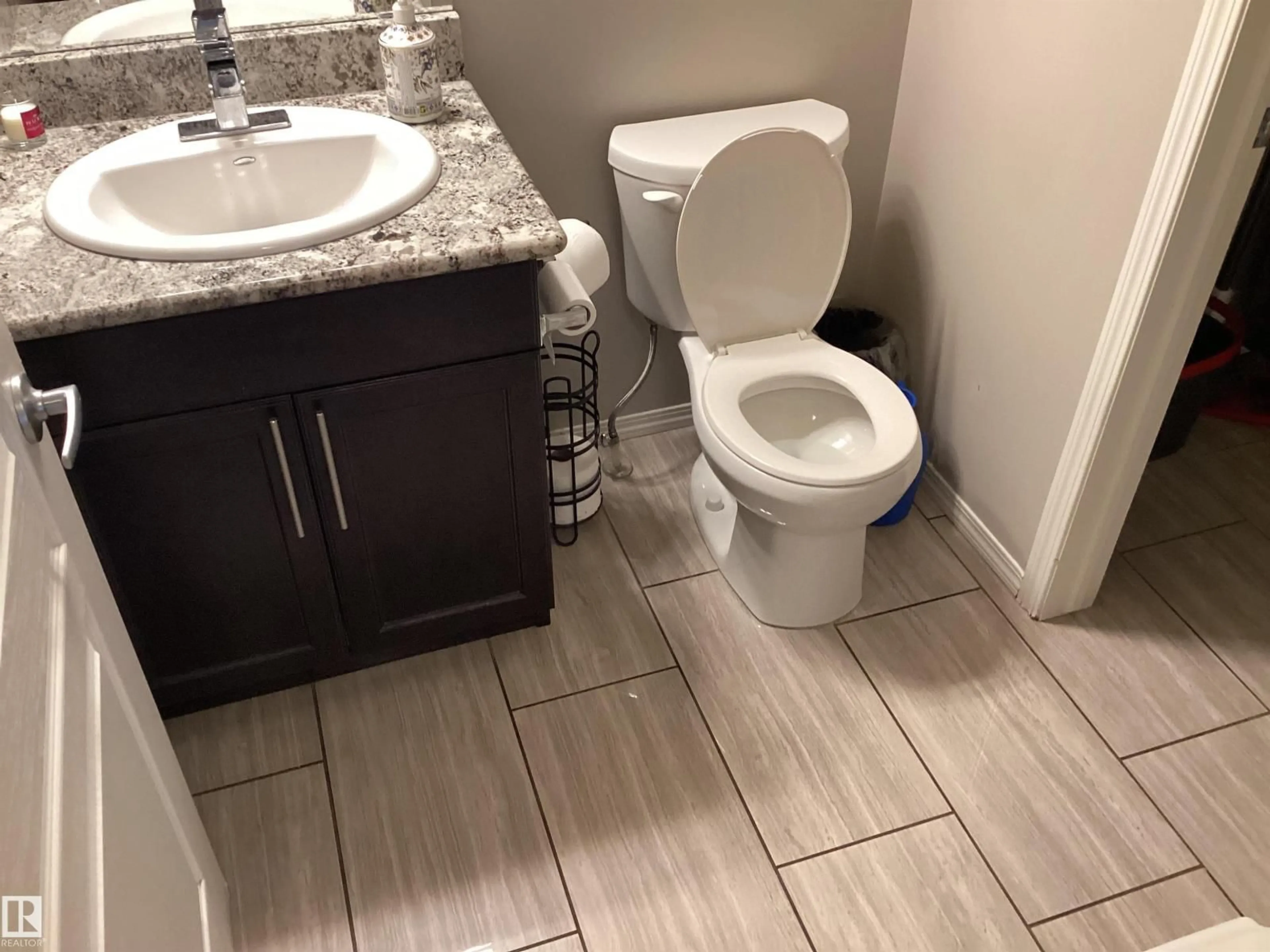 Unknown for 17135 47 ST, Edmonton Alberta T5Y3P4