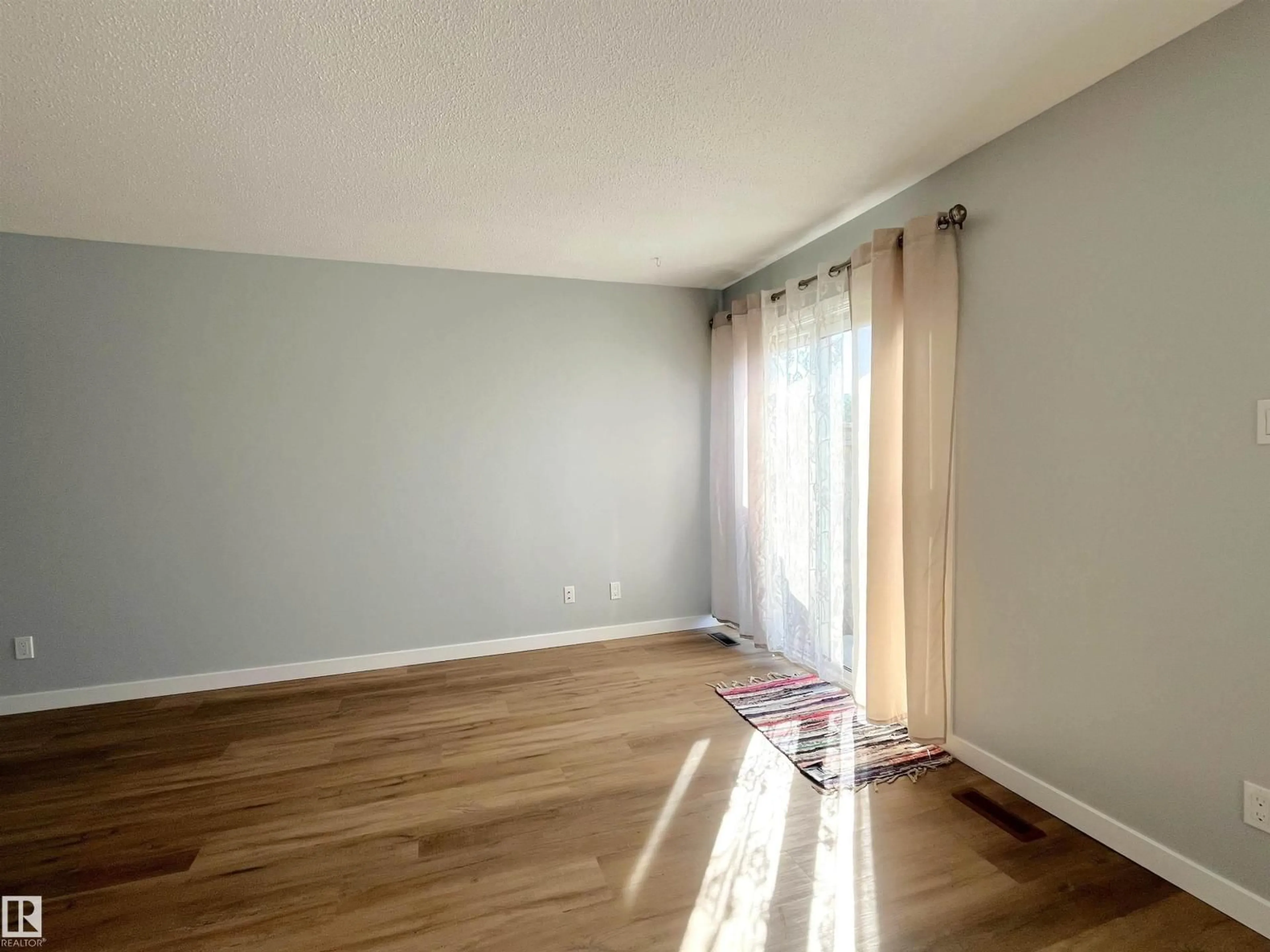 A pic of a room for 104 CORNELL CO, Edmonton Alberta T5C3C3