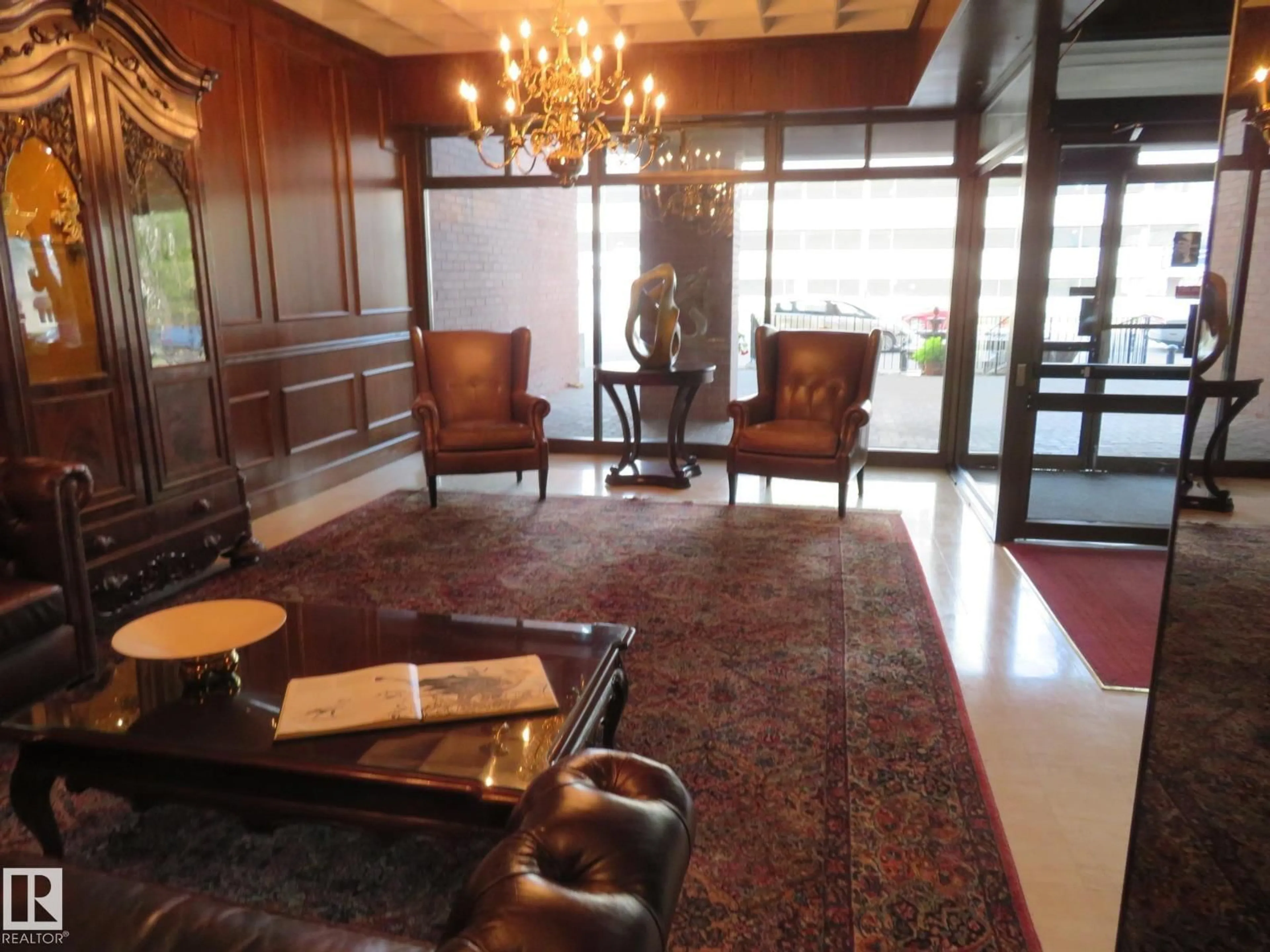 Lobby for 501 - 11503 100 AV, Edmonton Alberta T5K2K7