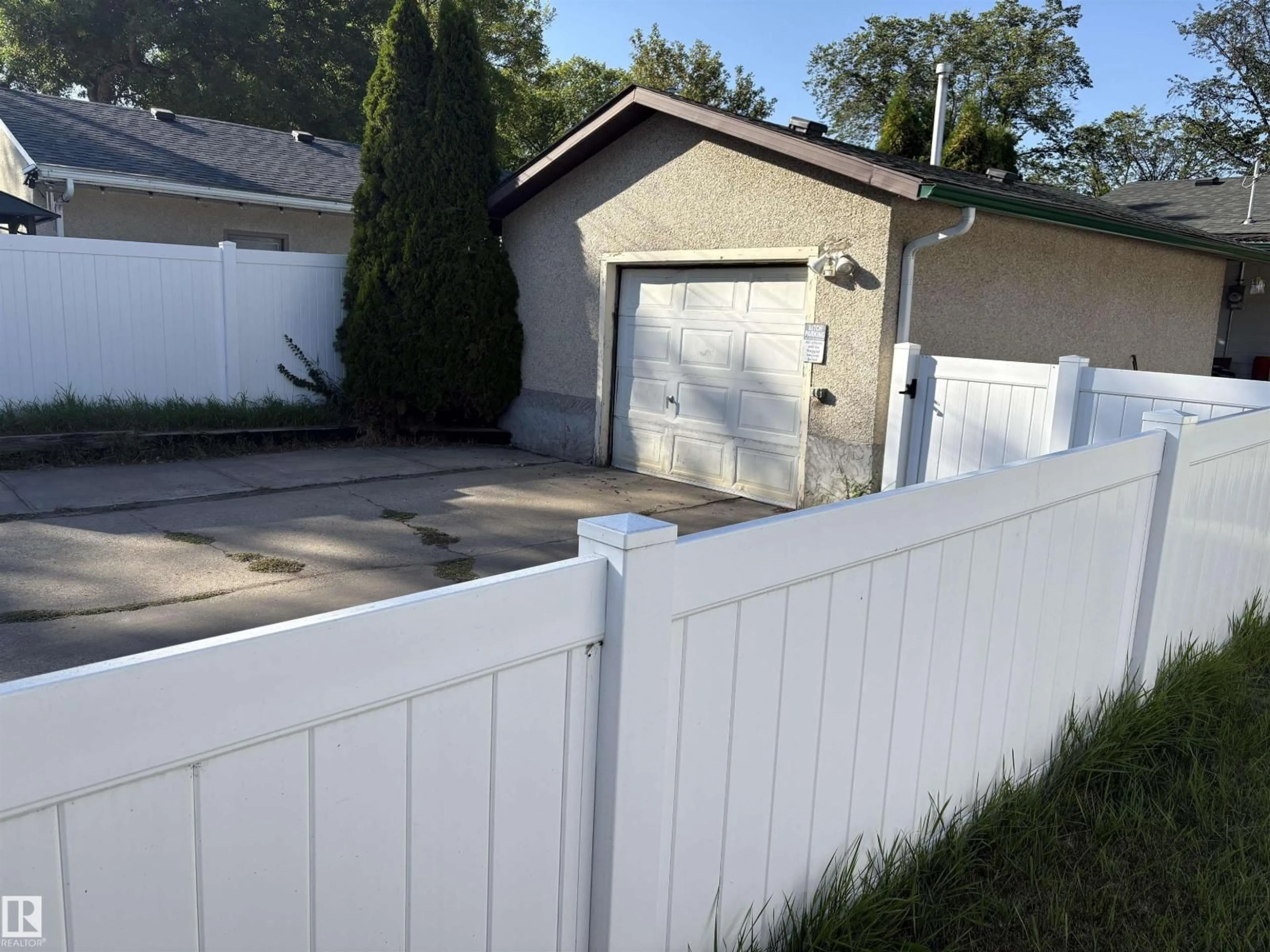 Unknown for 10443 129 AV, Edmonton Alberta T5E0L2