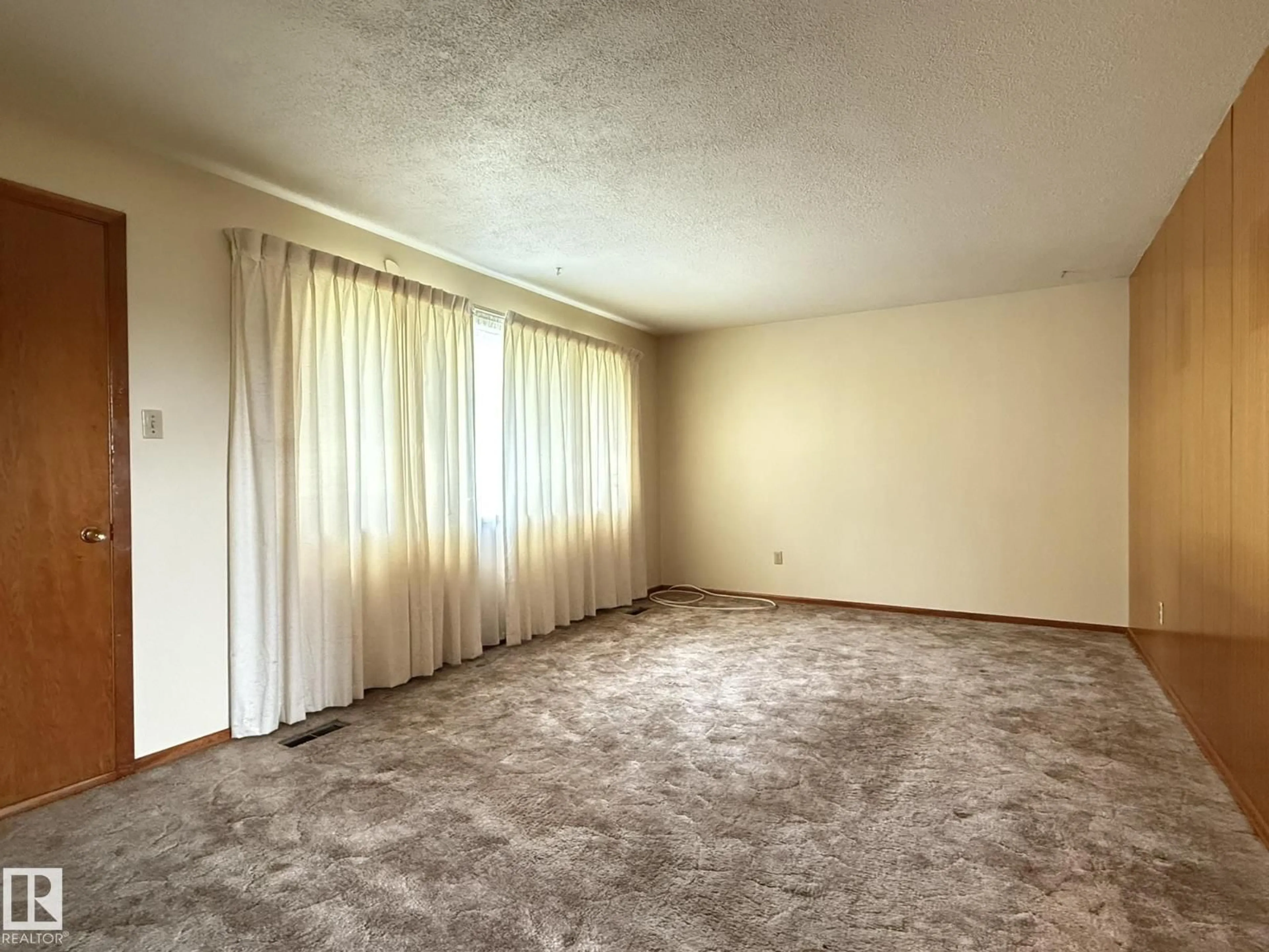A pic of a room for 5027 48 ST, Warburg Alberta T0C2T0