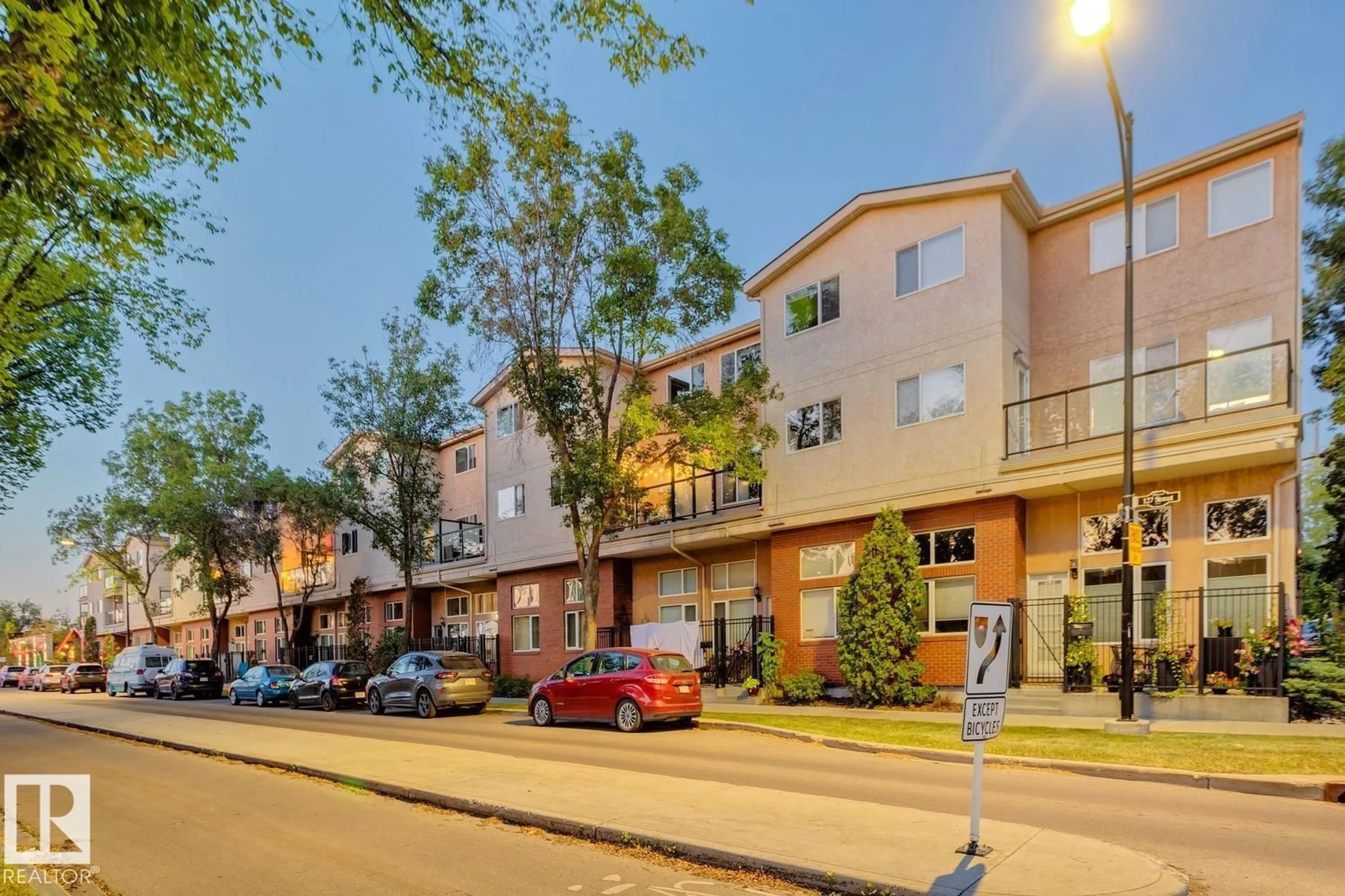 Patio, street for #209 - 11033 127 ST, Edmonton Alberta T5M0T3