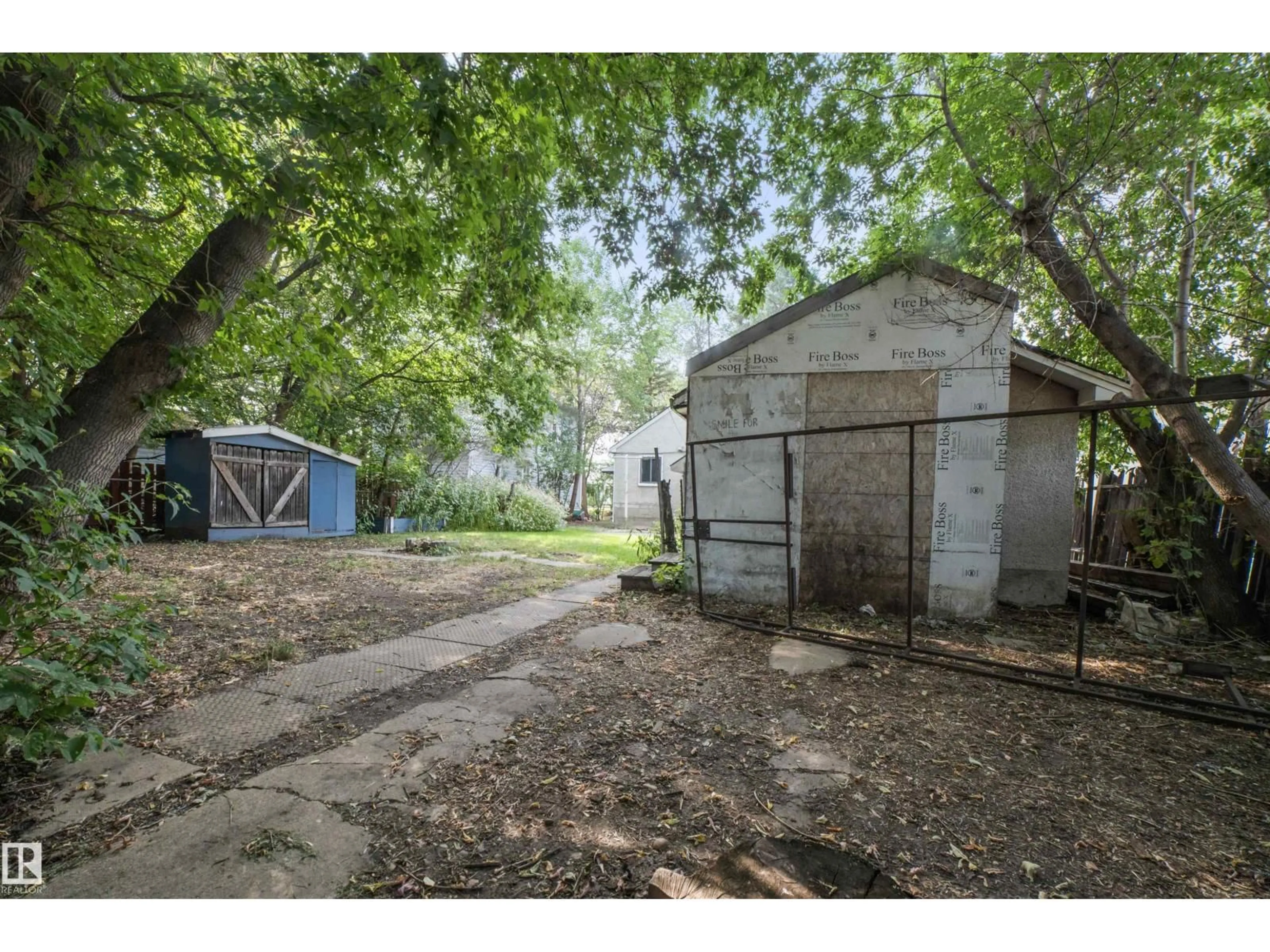 Shed for NW - 11819 45 ST, Edmonton Alberta T5W2T3