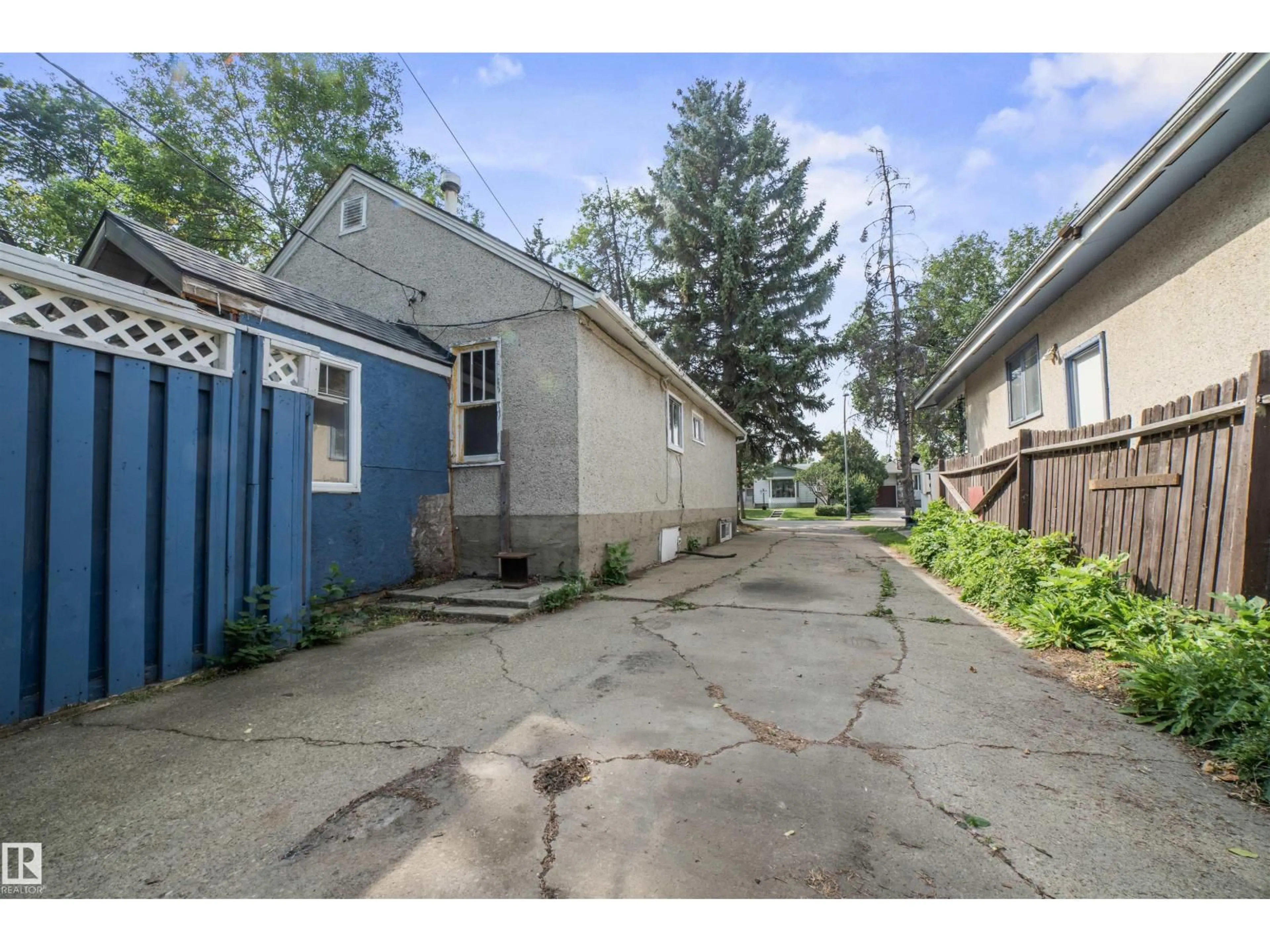 Unknown for NW - 11819 45 ST, Edmonton Alberta T5W2T3