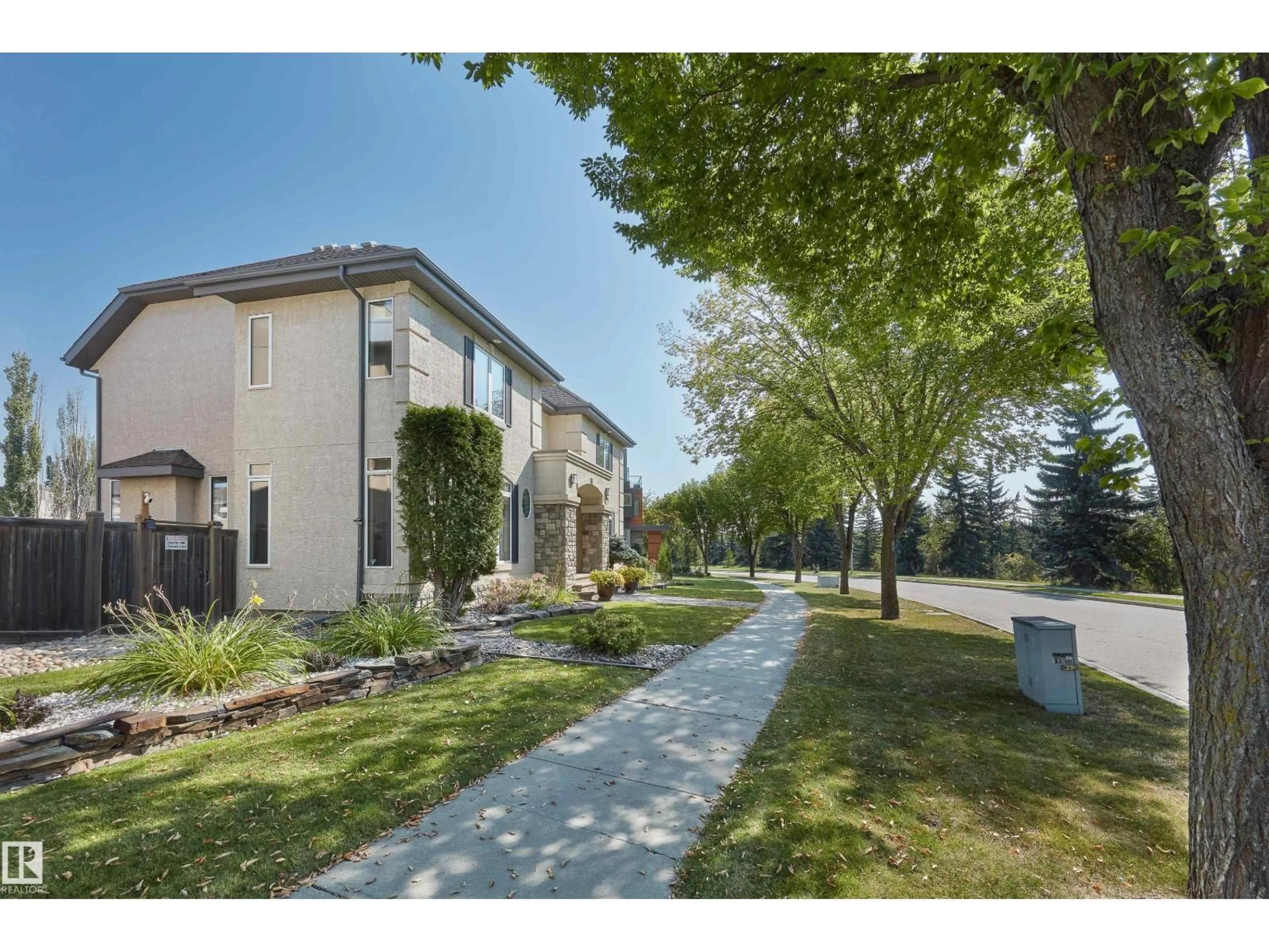 Patio, street for 226 SASKATCHEWAN S, Edmonton Alberta T6G2W6