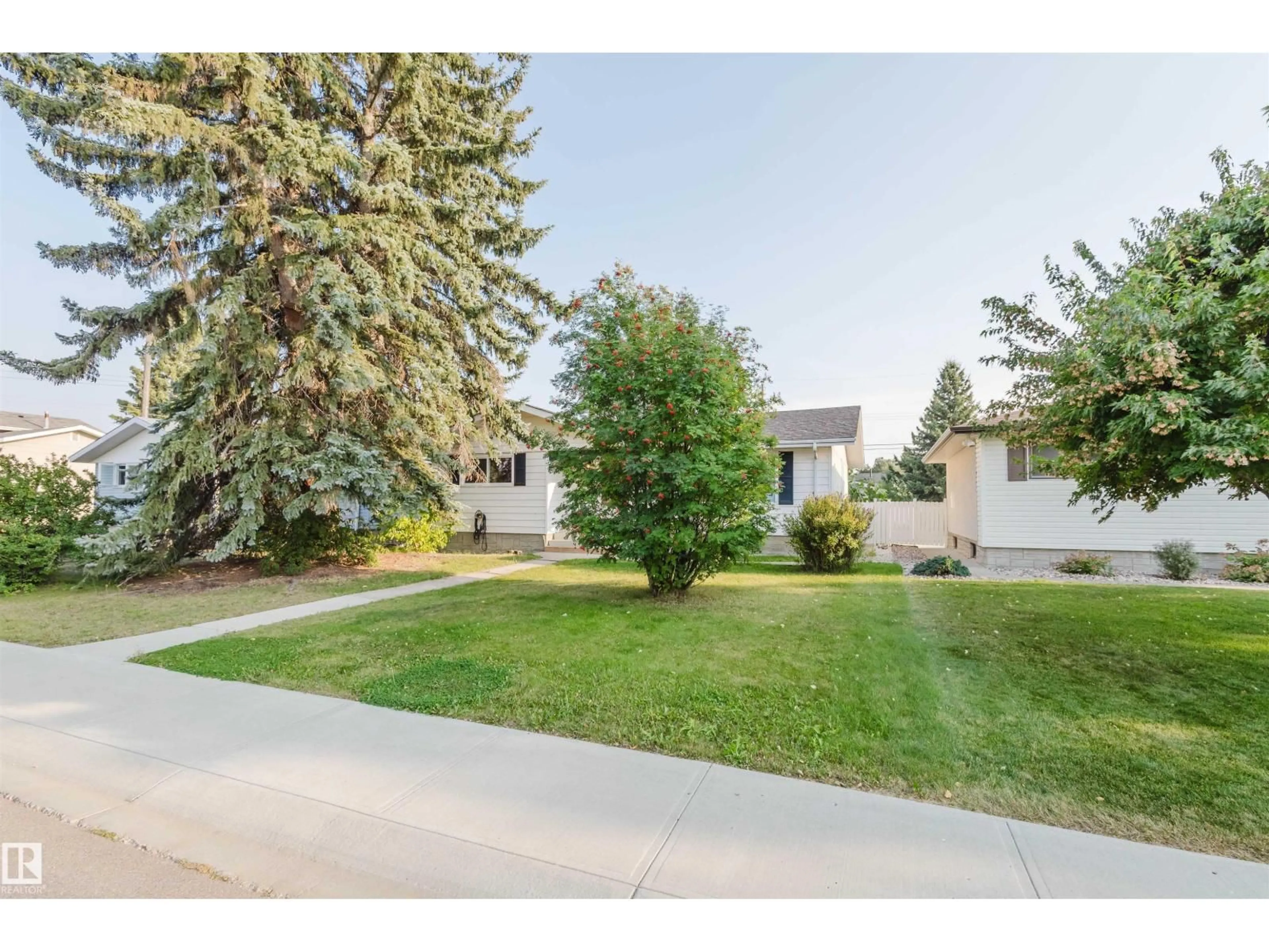 A pic from outside/outdoor area/front of a property/back of a property/a pic from drone, street for 11215 41 AV, Edmonton Alberta T6J0T6