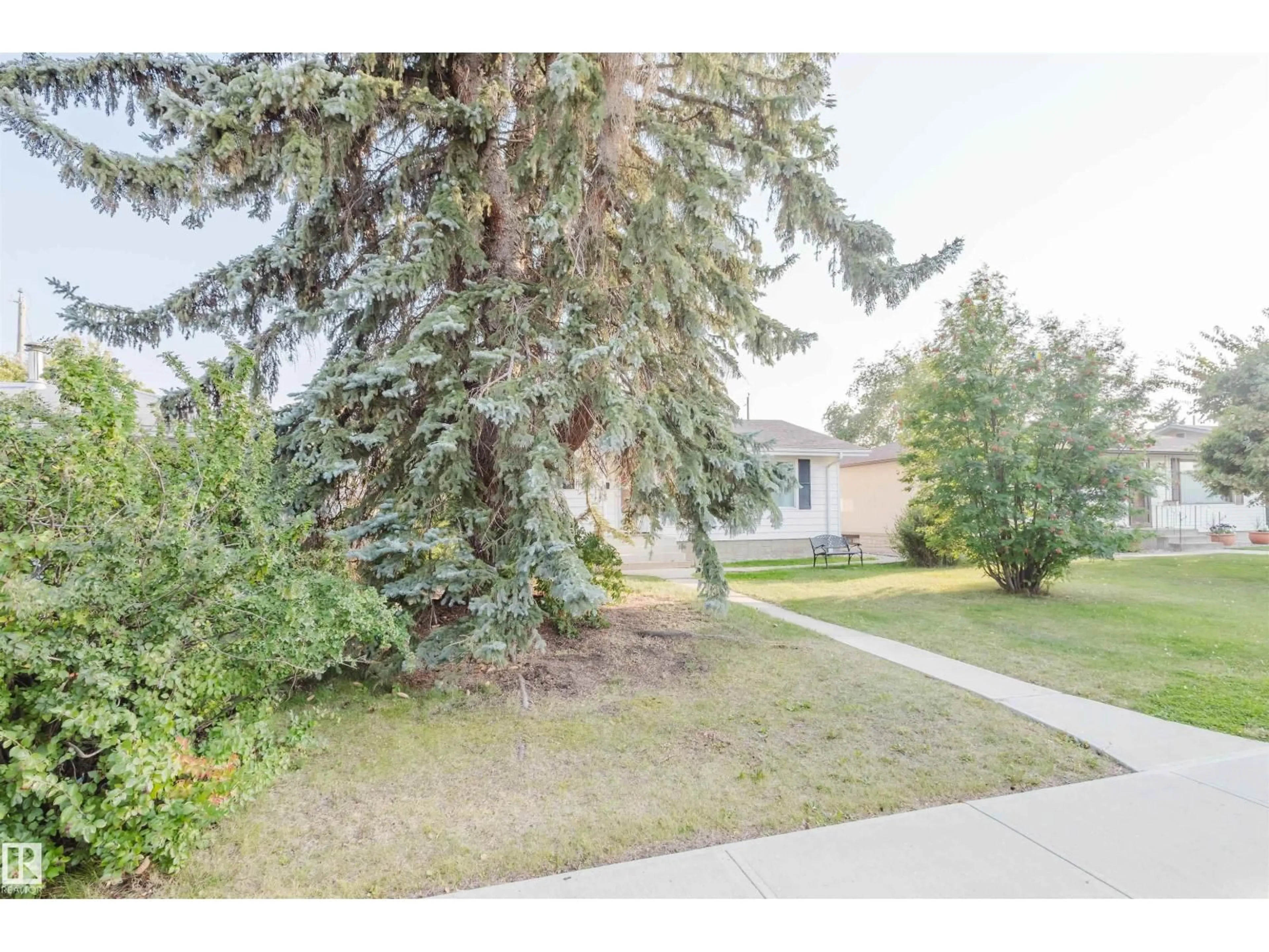 Unknown for 11215 41 AV, Edmonton Alberta T6J0T6