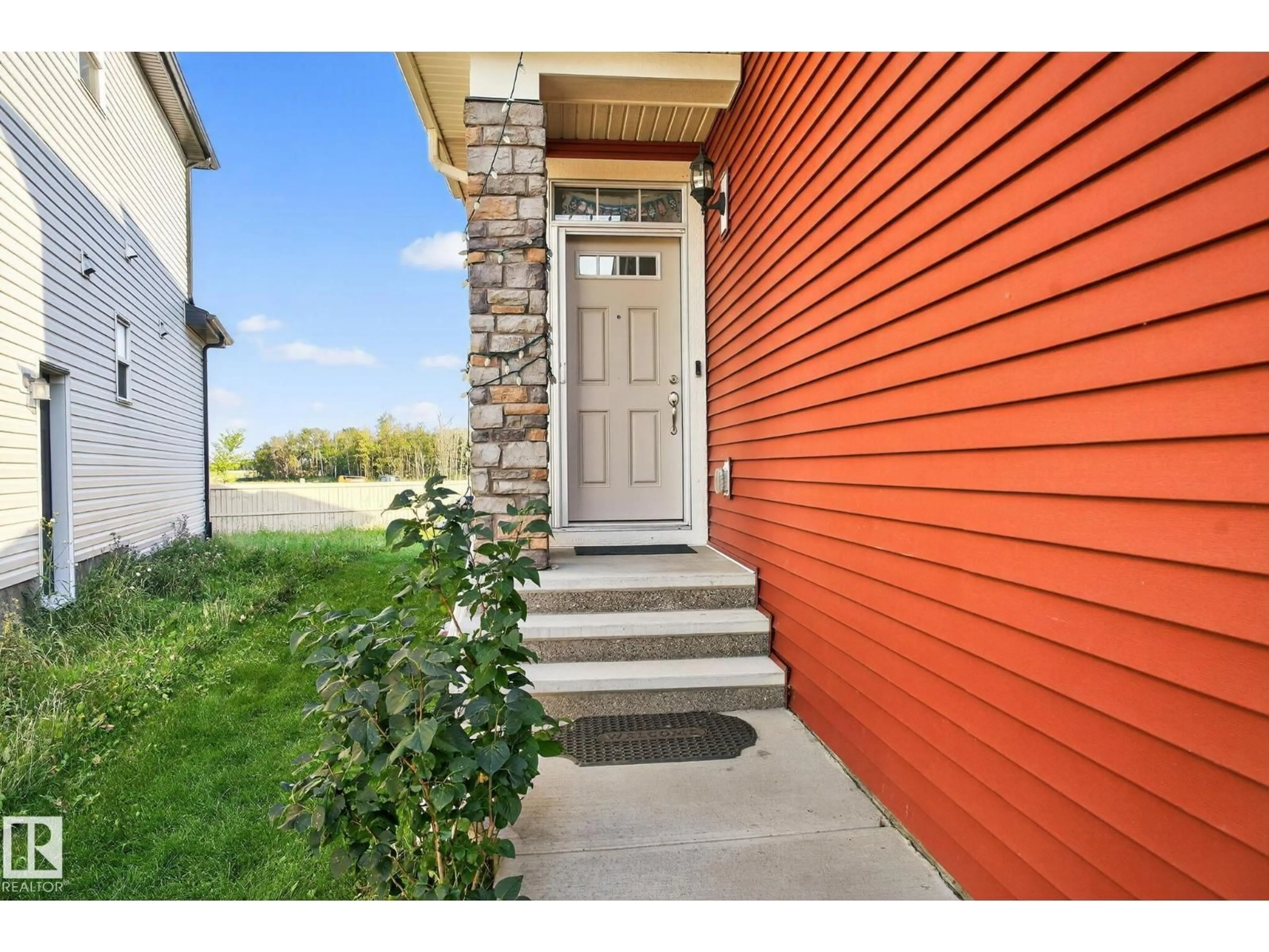 Indoor entryway for 2171 51 ST, Edmonton Alberta T6X2W1