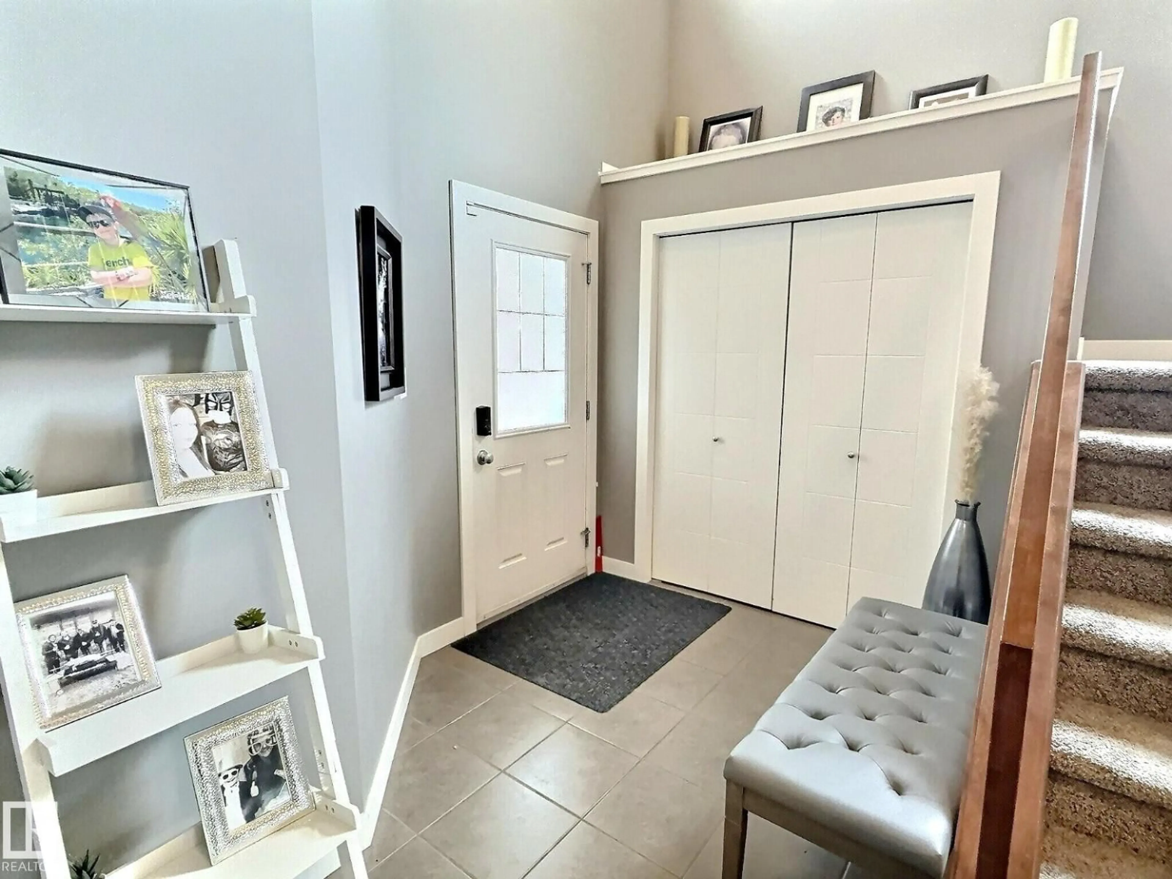 Indoor entryway for 21703 80 AV, Edmonton Alberta T5T4S2