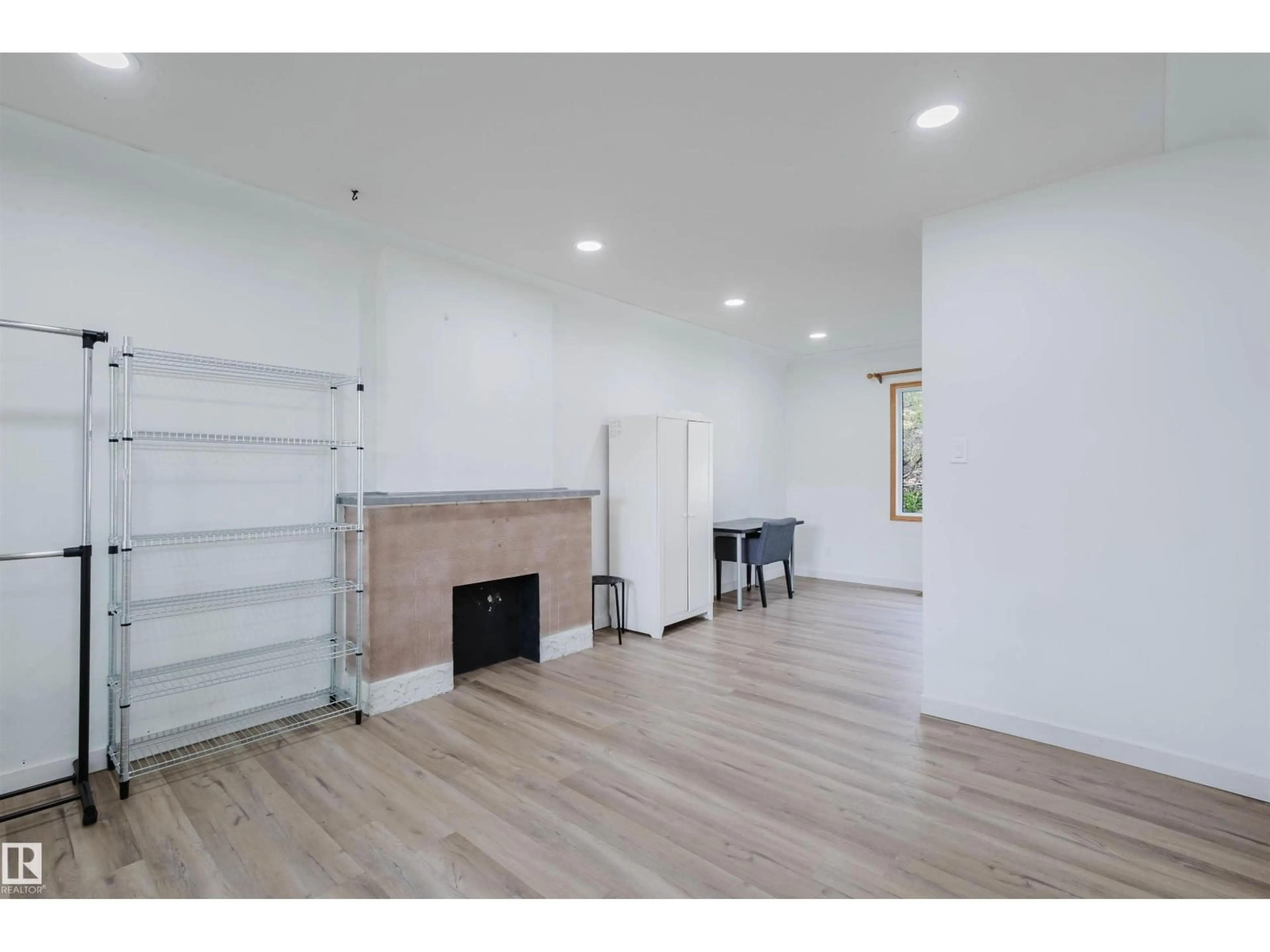 A pic of a room for 10948 75 AV, Edmonton Alberta T6G0G9