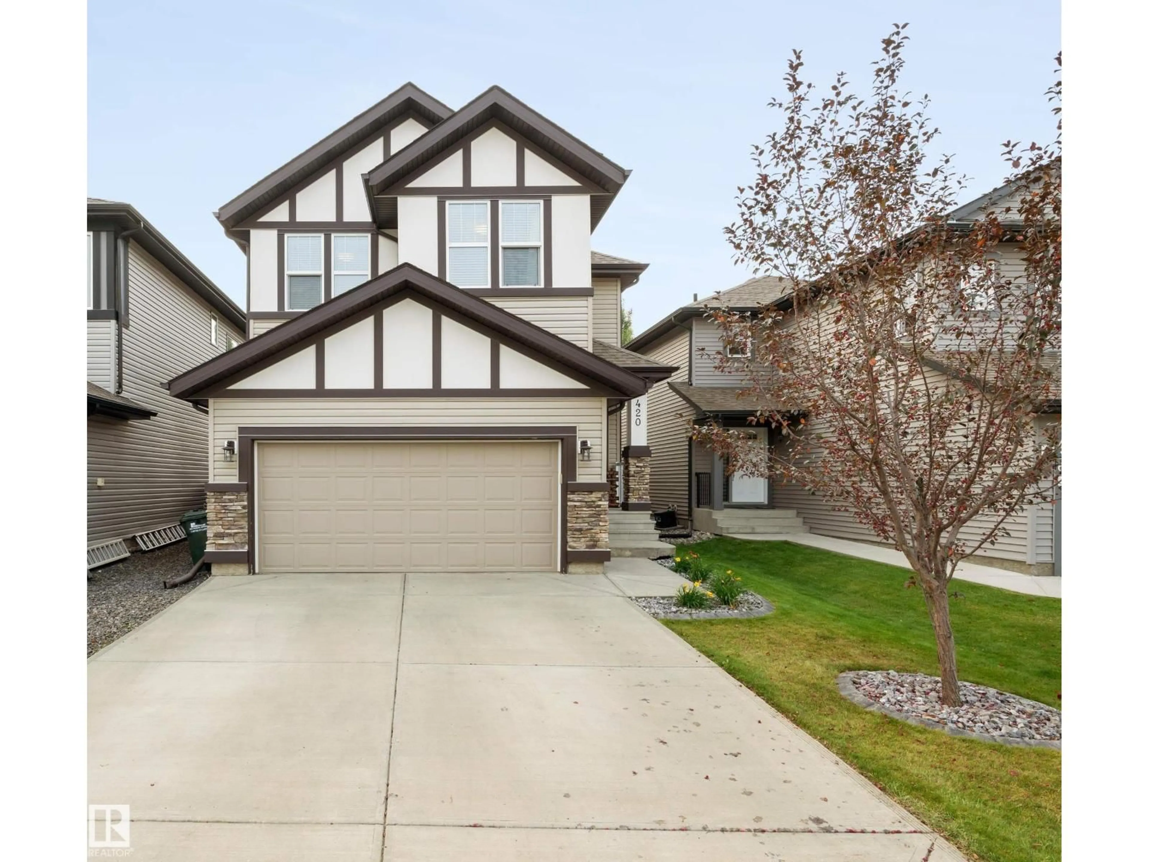 Home with vinyl exterior material, street for 420 STILL CREEK CR, Sherwood Park Alberta T8H0S6