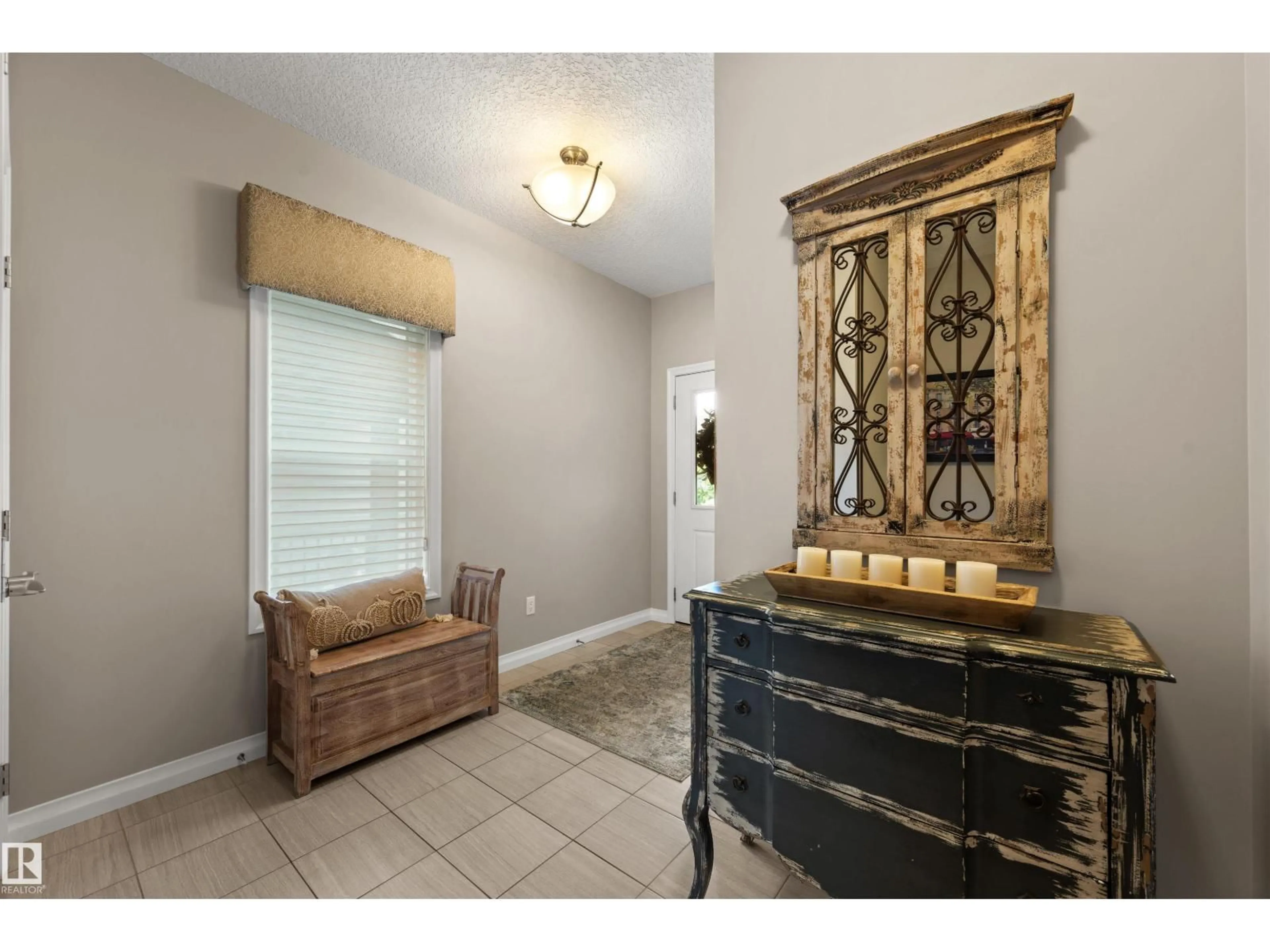 Indoor entryway for 420 STILL CREEK CR, Sherwood Park Alberta T8H0S6