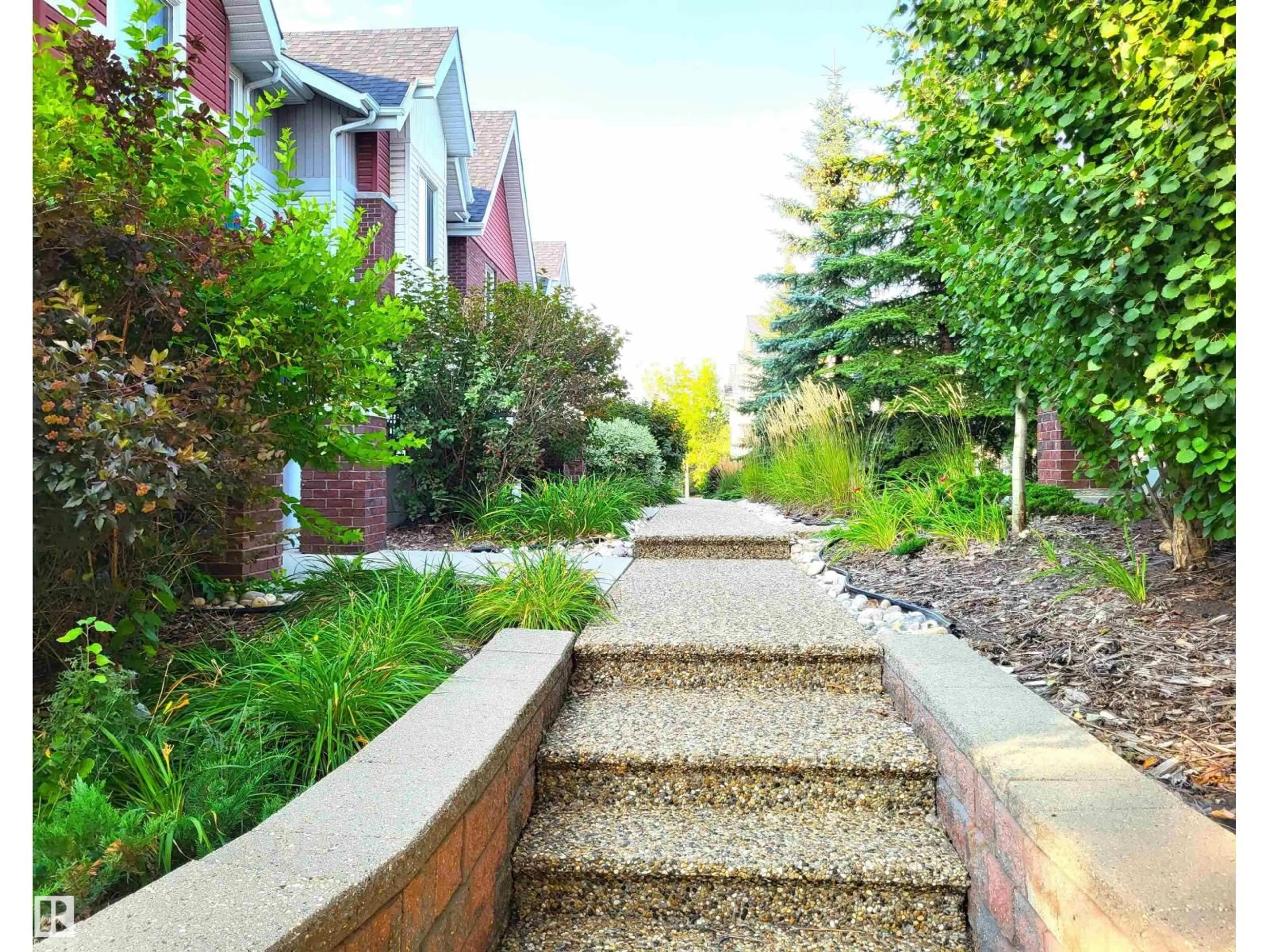 Patio, street for 128 2336 ASPEN TR, Sherwood Park Alberta T8H0J1