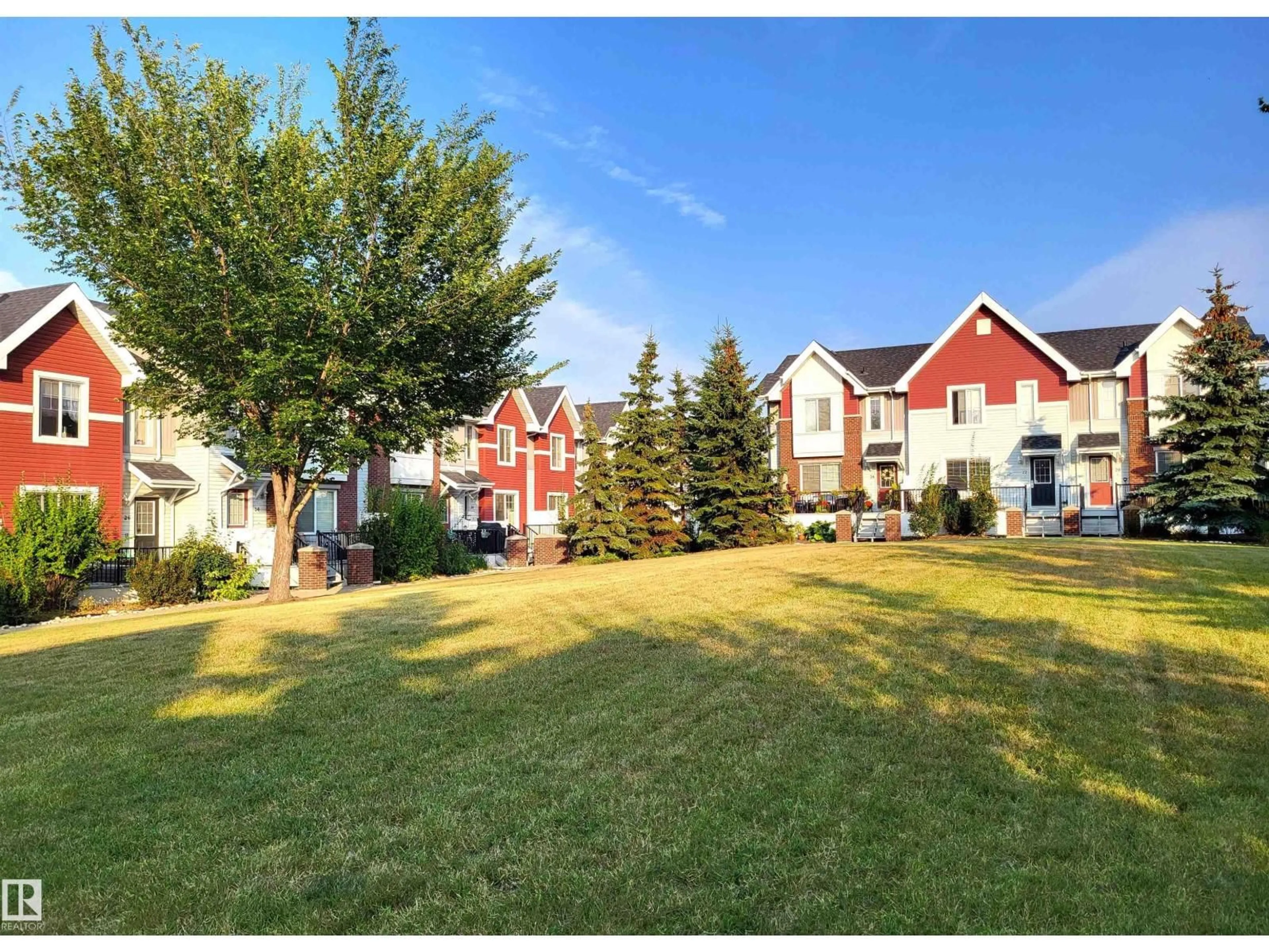 A pic from outside/outdoor area/front of a property/back of a property/a pic from drone, unknown for 128 2336 ASPEN TR, Sherwood Park Alberta T8H0J1
