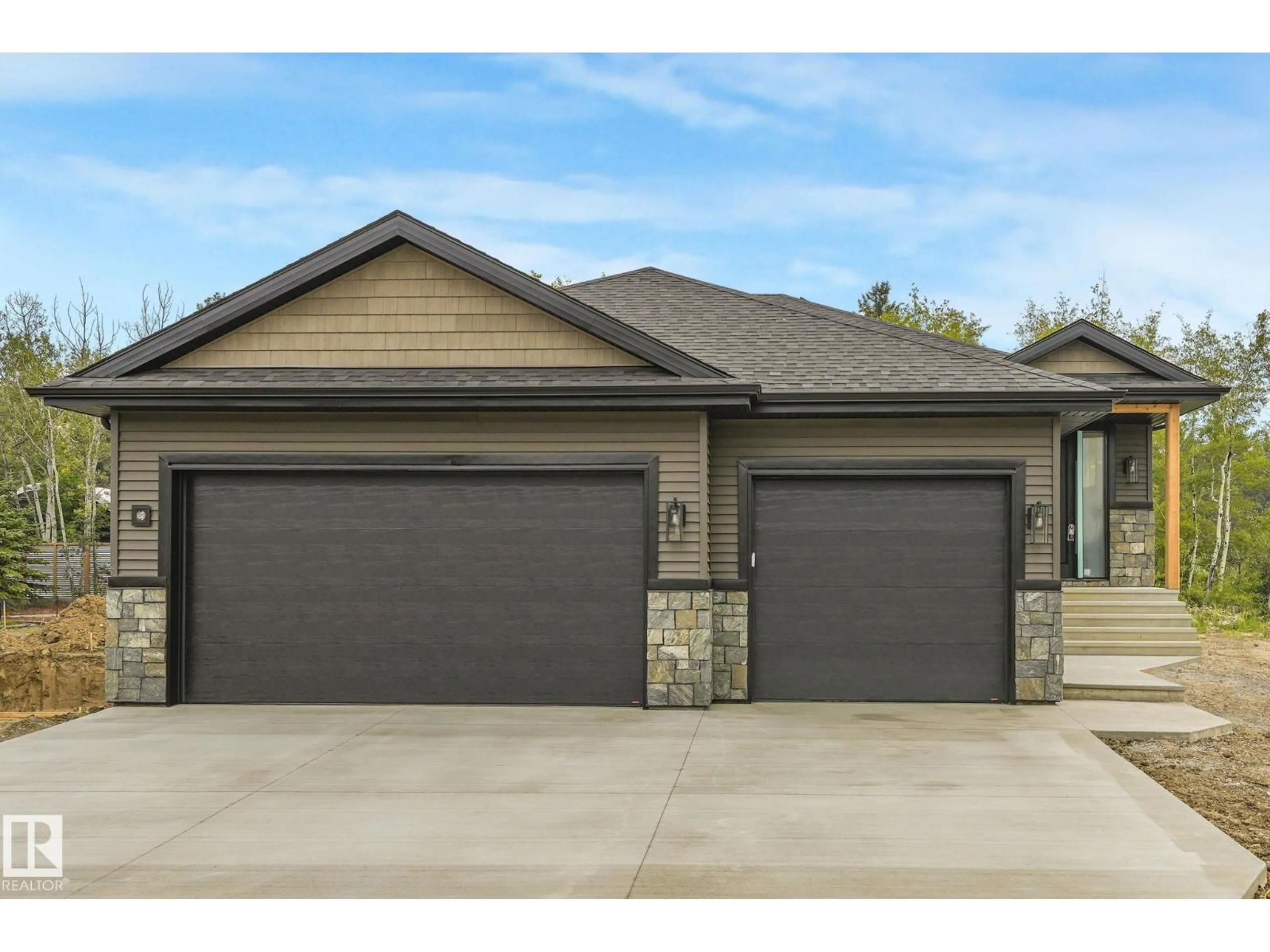 Indoor garage for 84 HARVEST CR, Ardrossan Alberta T8E0B5