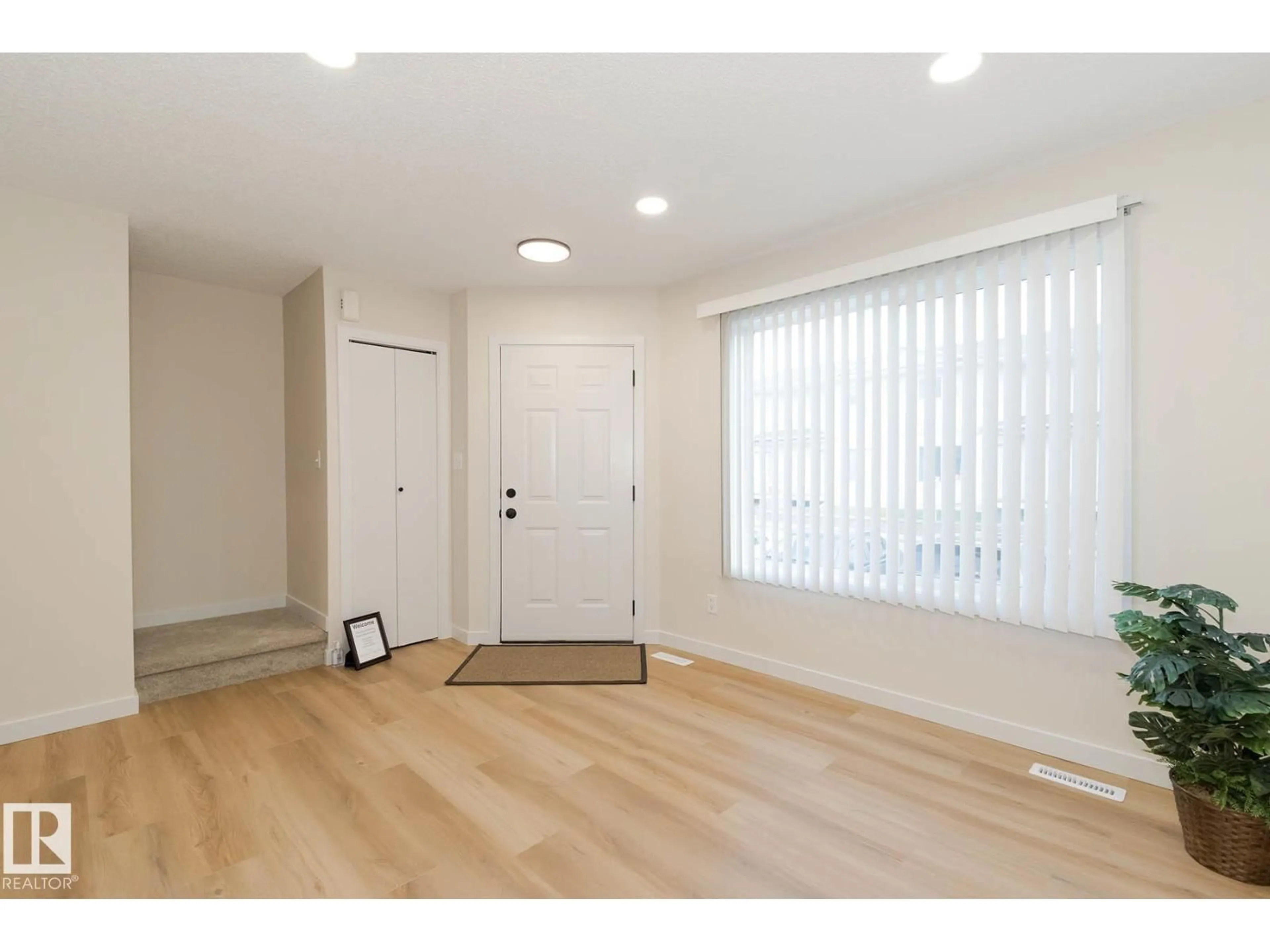 Indoor entryway for 1305 - 610 KING ST, Spruce Grove Alberta T7X4J9