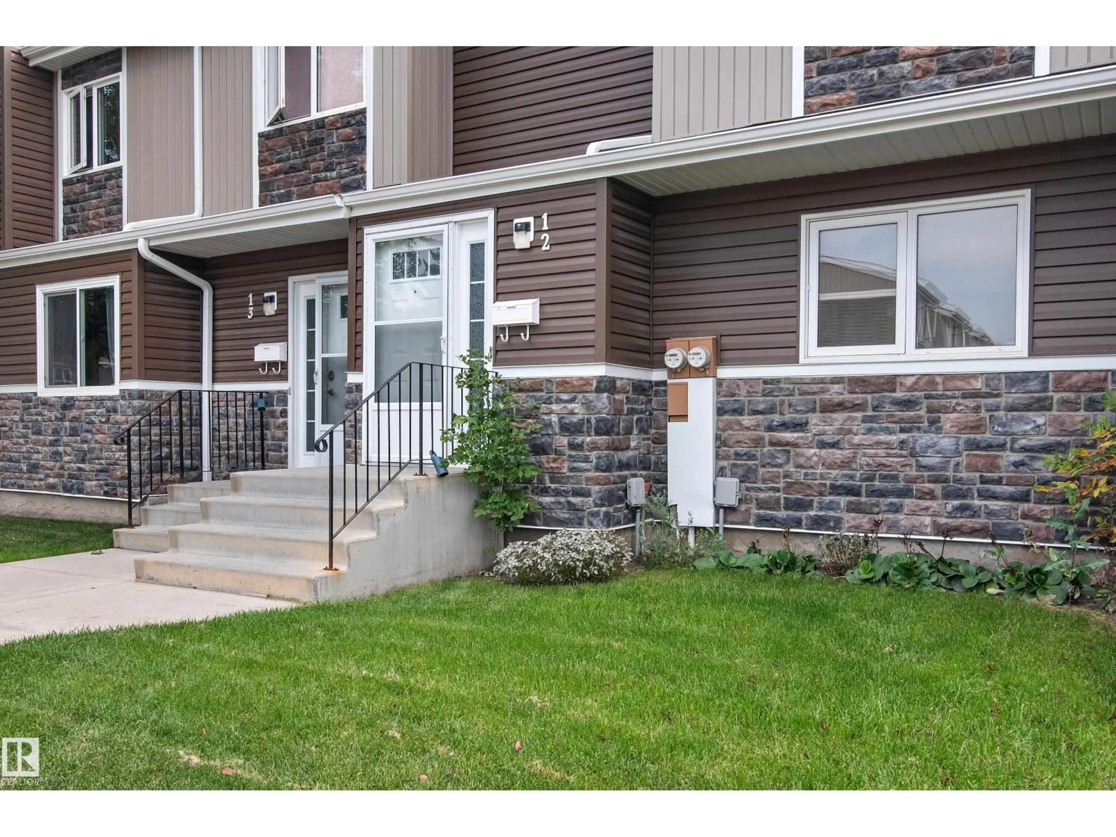 Indoor entryway for #12 - 3115 119 ST, Edmonton Alberta T6J5N5