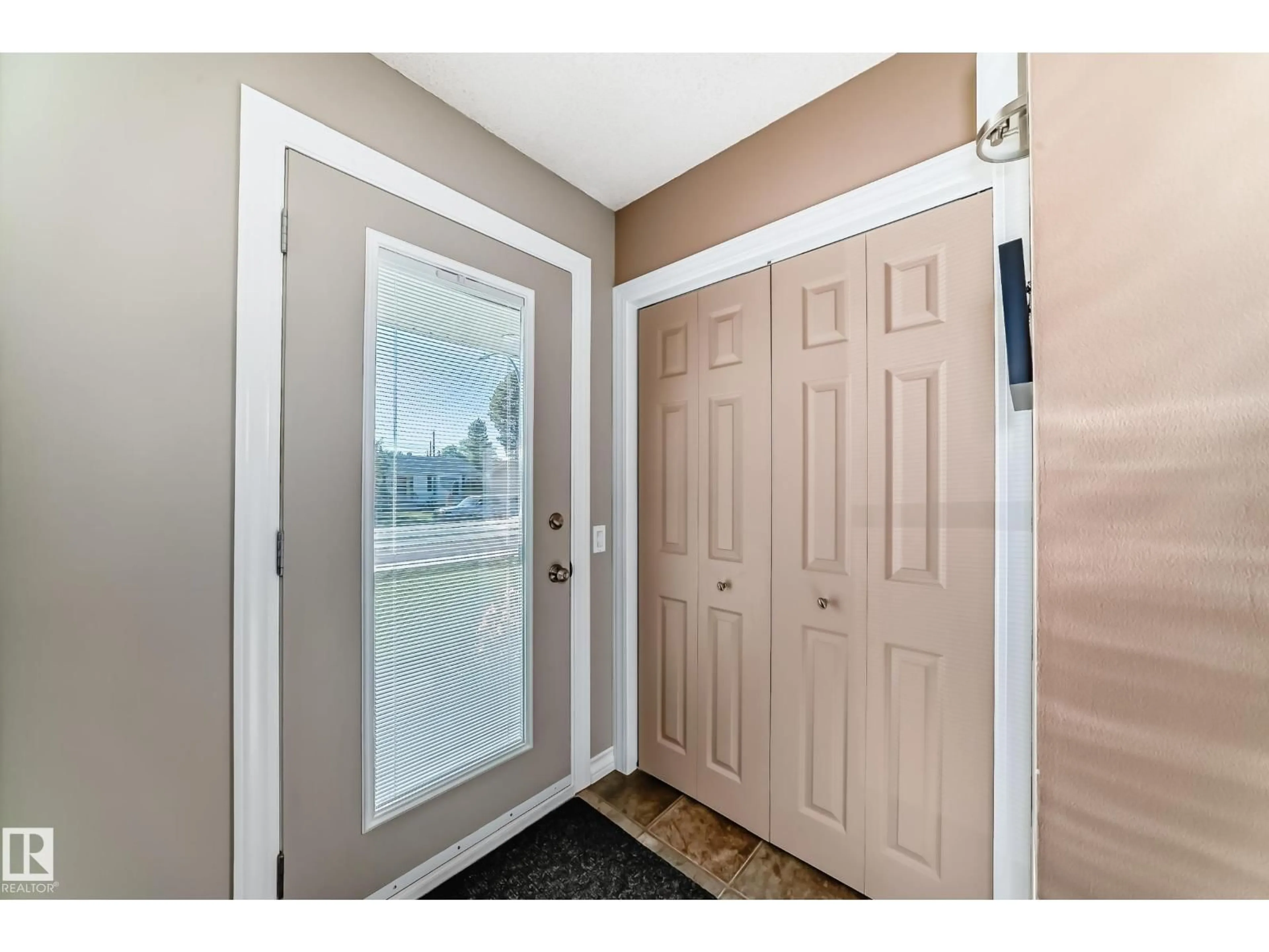 Indoor entryway for NW - 9243 69A ST, Edmonton Alberta T6B1W1