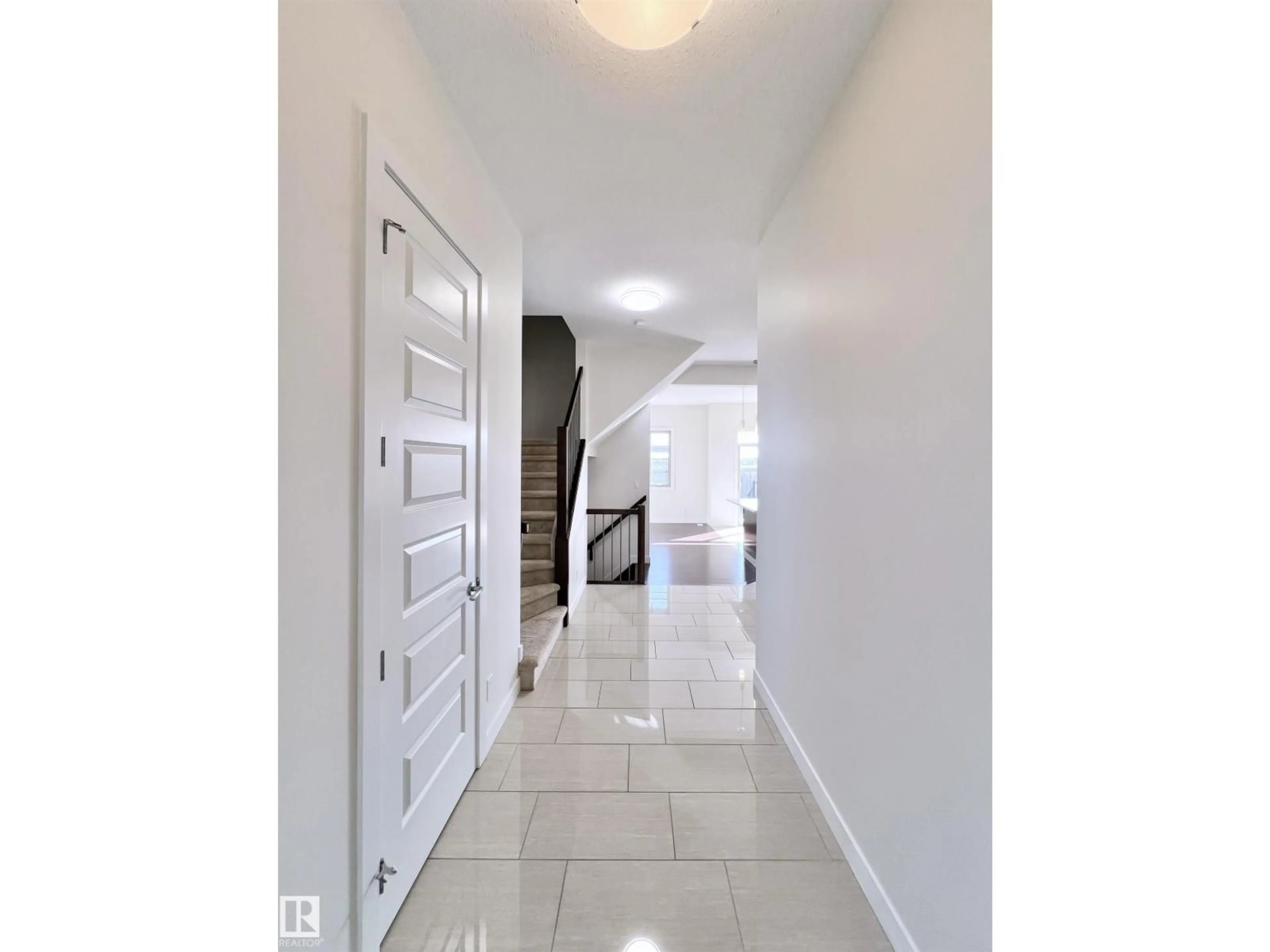 Indoor entryway for SW - 2923 ANDERSON CO, Edmonton Alberta T6W2N3