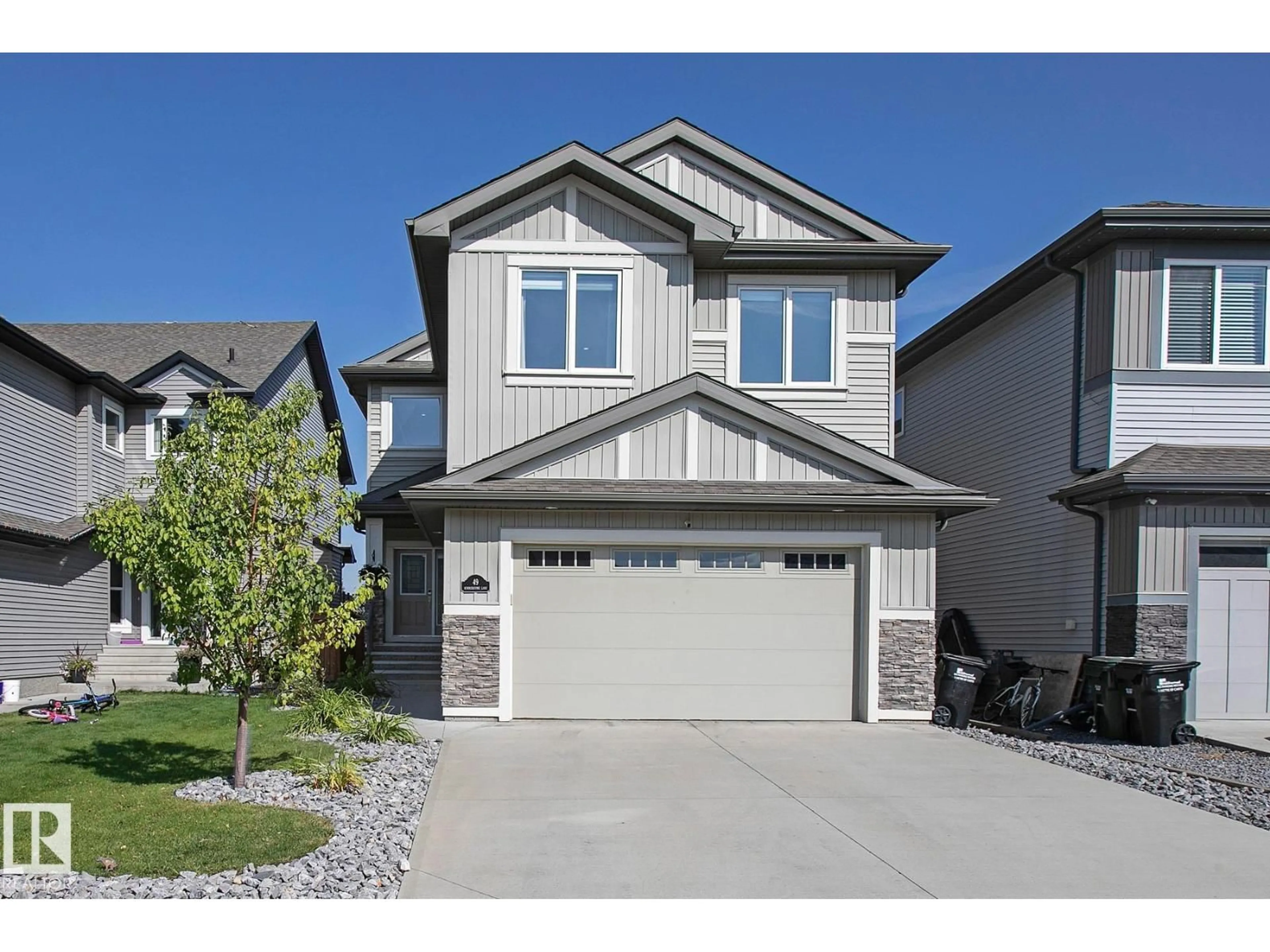 Home with vinyl exterior material, street for 49 SUMMERSTONE LN, Sherwood Park Alberta T8H0Y4