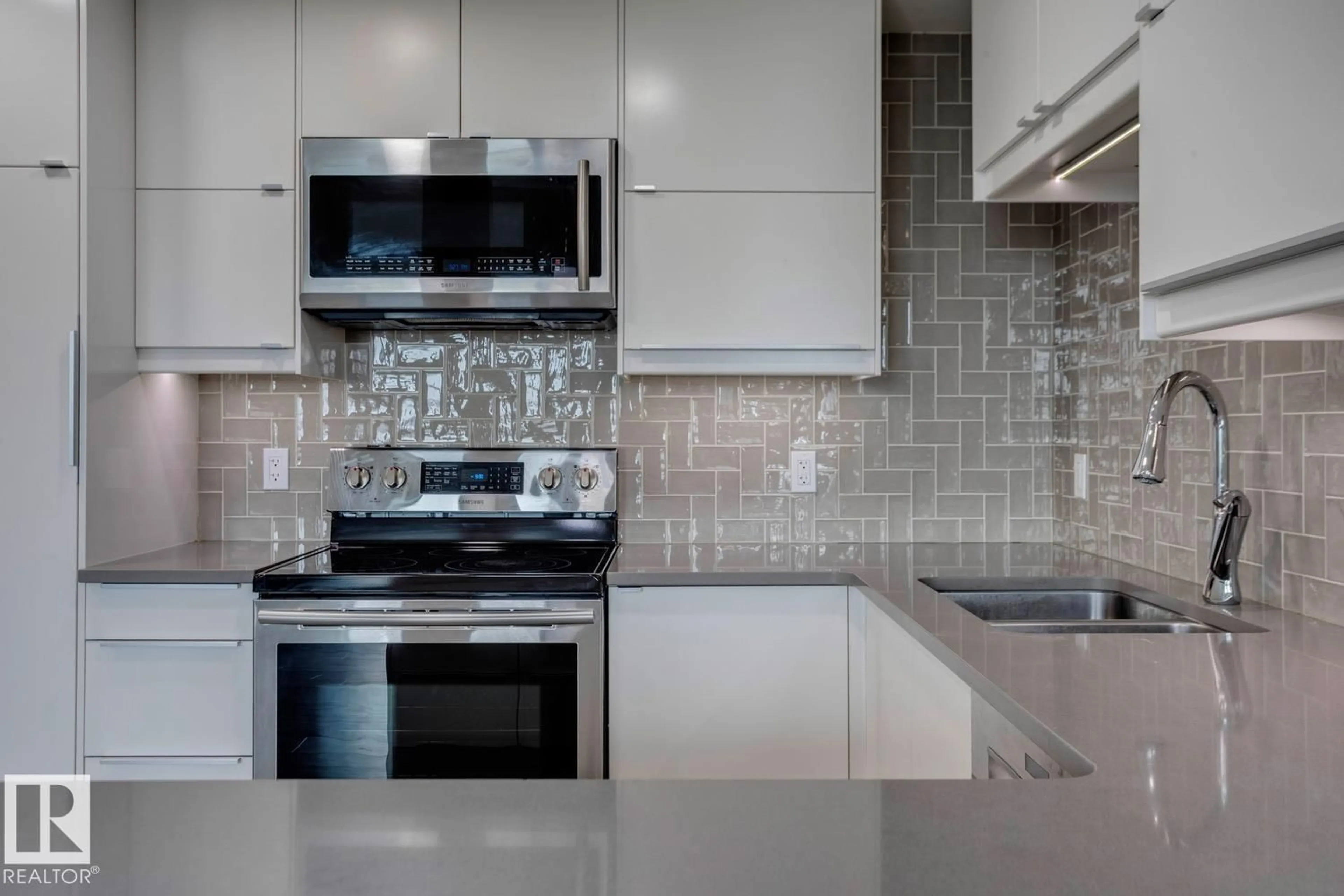 Contemporary kitchen, ceramic/tile floor for 9916 - 1702 113 ST, Edmonton Alberta T5K2N3