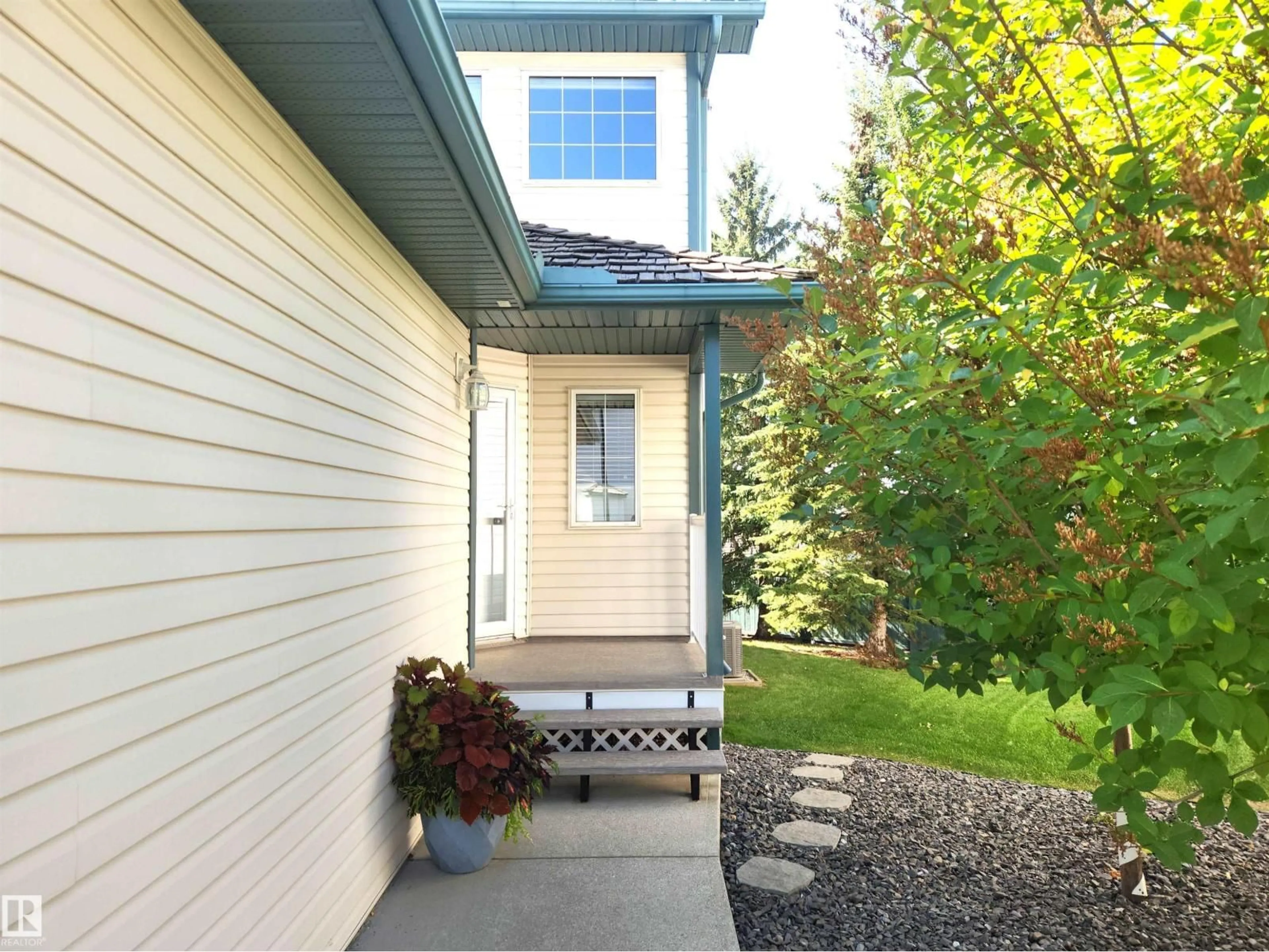 Unknown for 20 211 BLACKBURN E SW, Edmonton Alberta T6W1C8