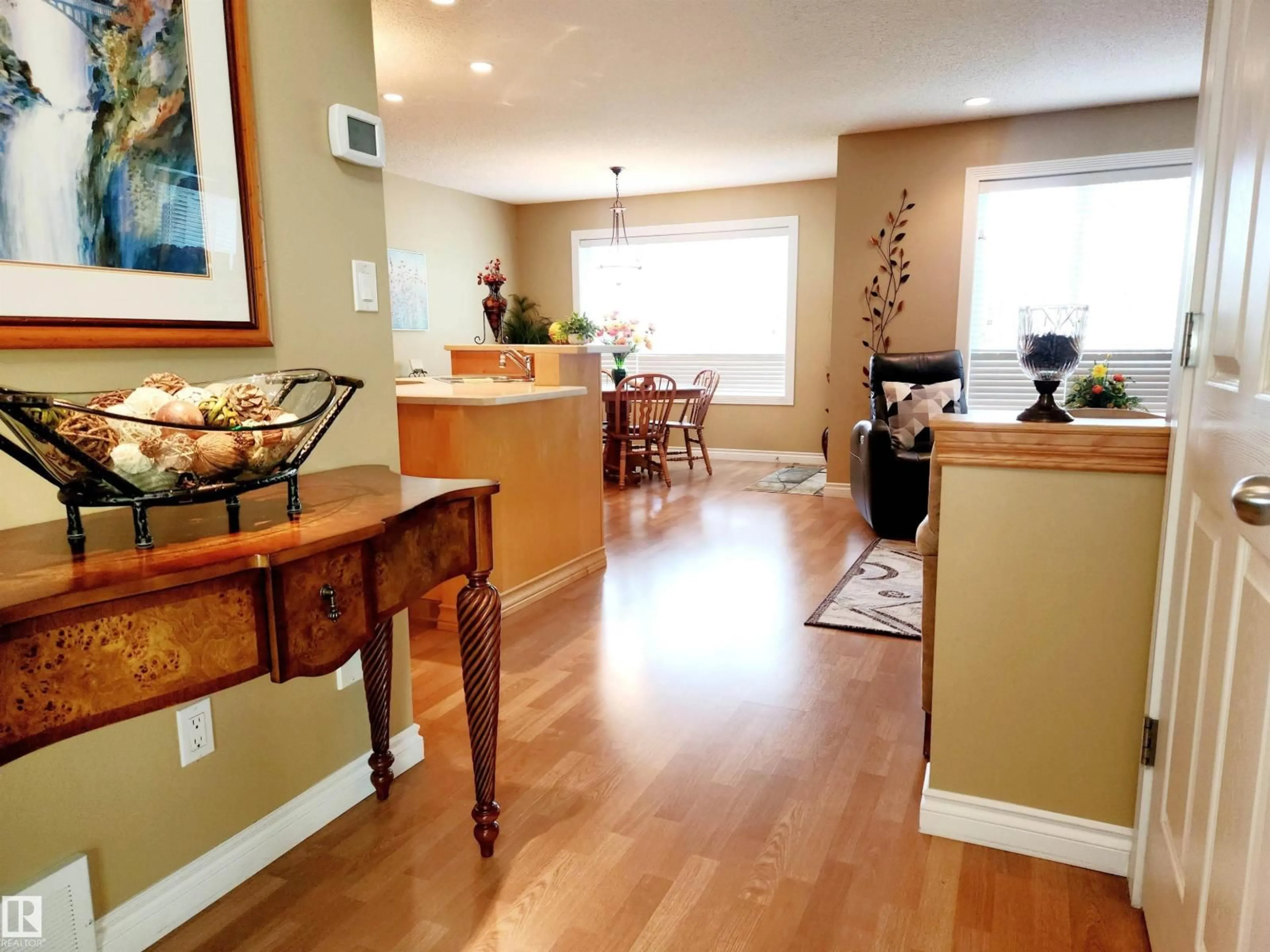 Unknown for 20 211 BLACKBURN E SW, Edmonton Alberta T6W1C8