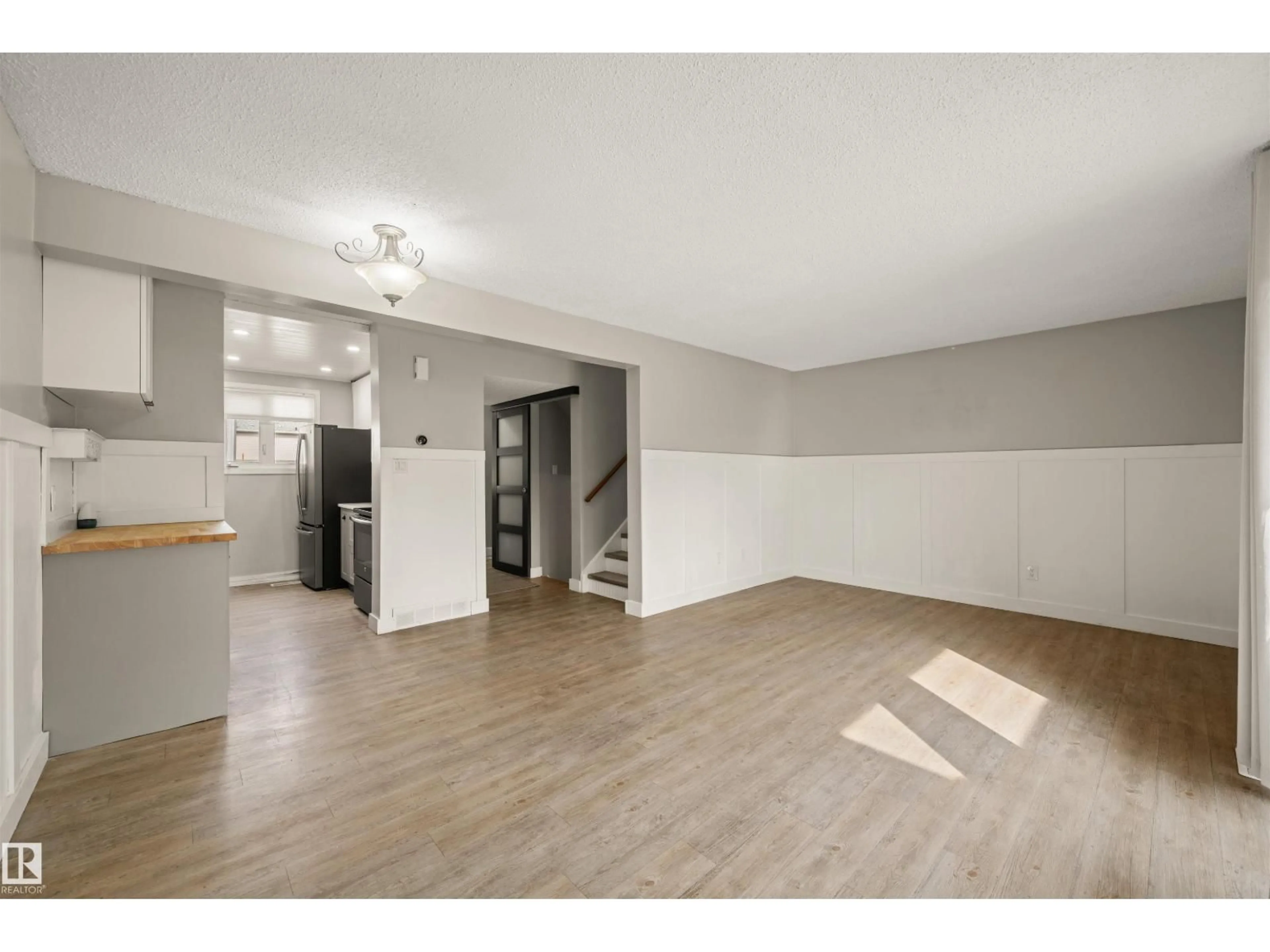 A pic of a room for 18317 66 AV, Edmonton Alberta T5T1Z5