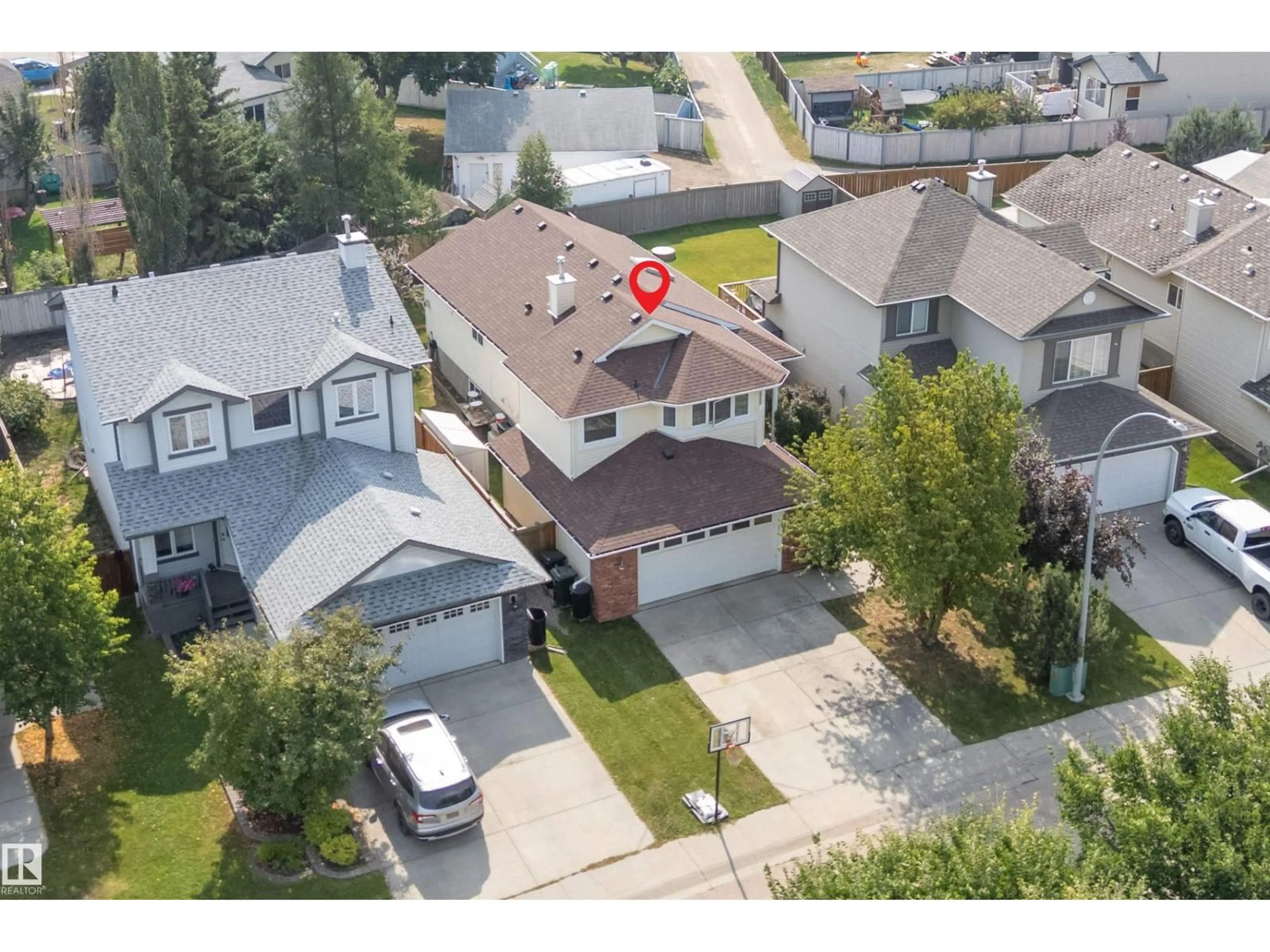 A pic from outside/outdoor area/front of a property/back of a property/a pic from drone, street for 9 ASHGROVE DR, Spruce Grove Alberta T7X4R5