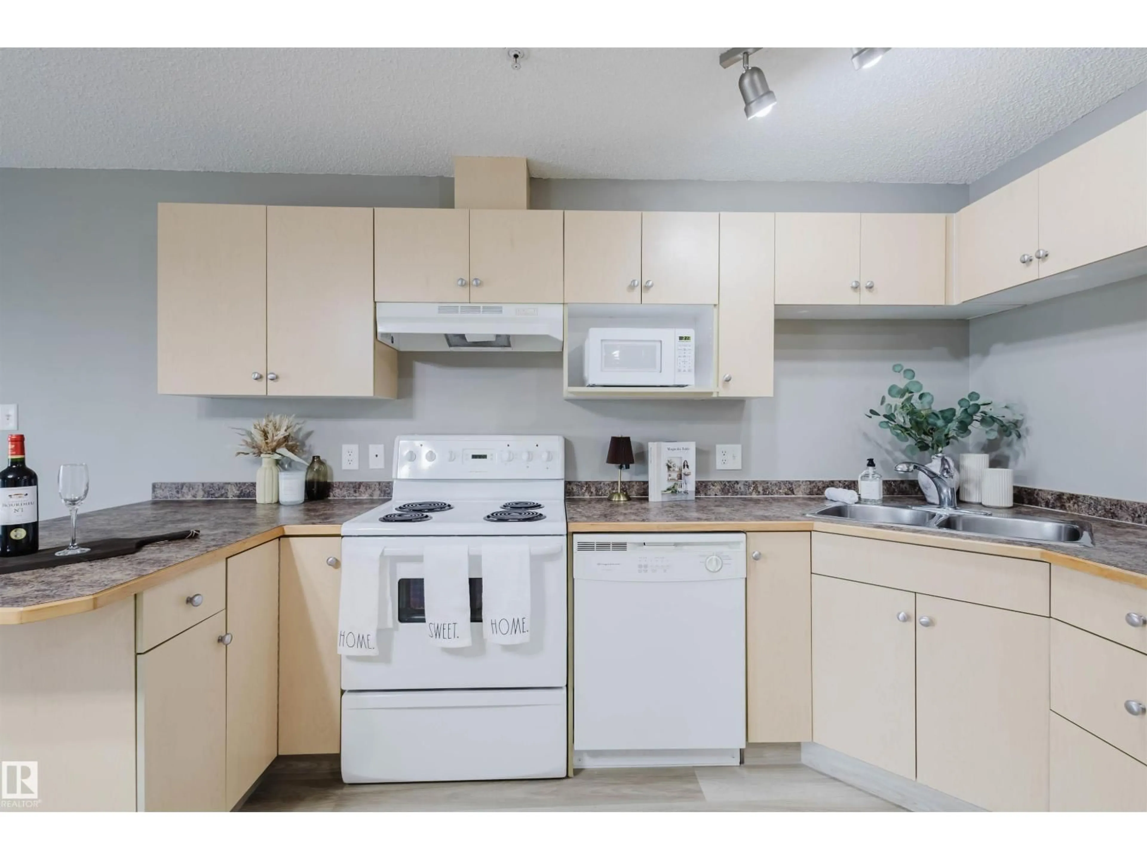Standard kitchen, unknown for 436 - 11325 83 ST, Edmonton Alberta T5B4W5
