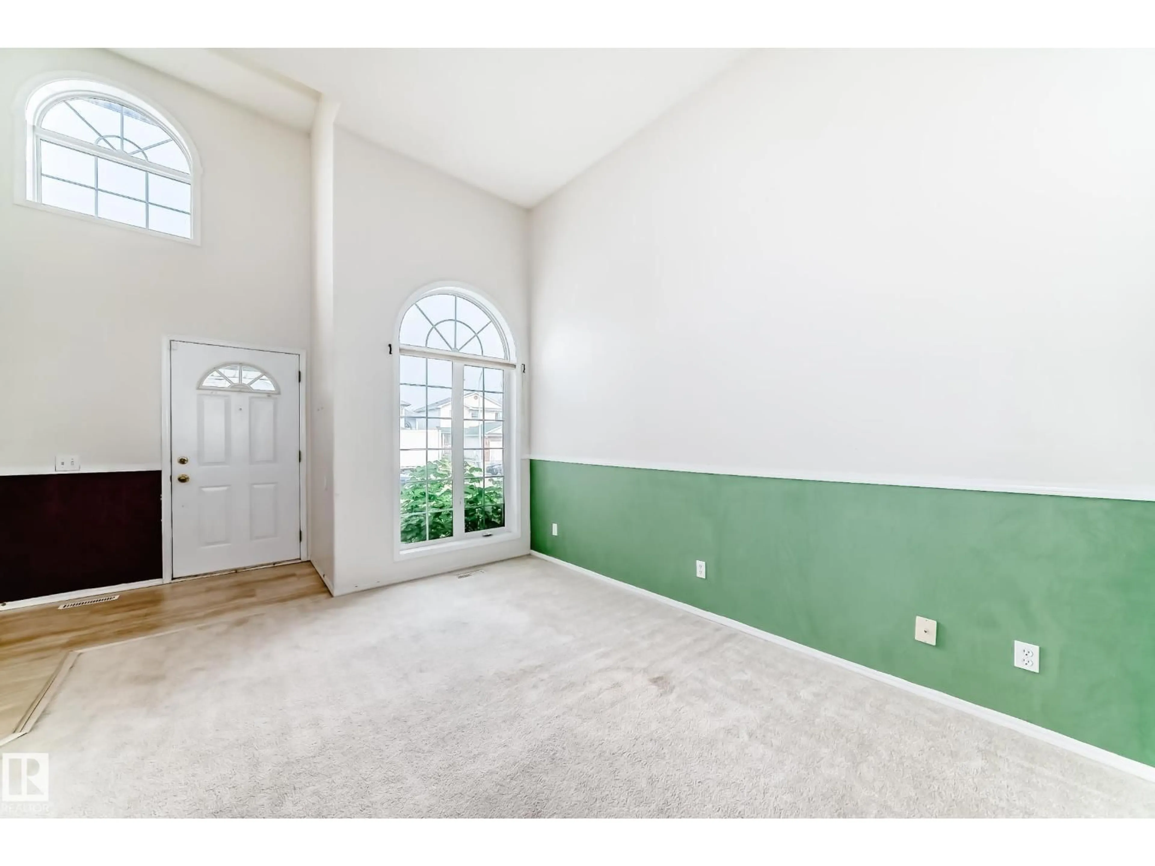 Indoor entryway for 4127 37A AV, Edmonton Alberta T6L7A1