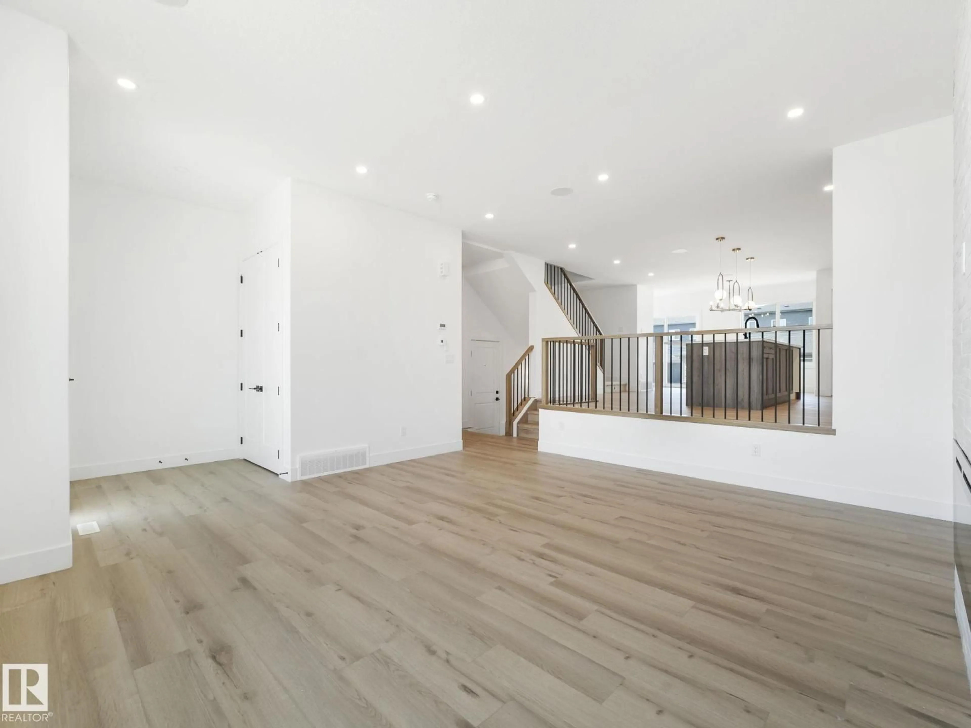 Unknown for 18 CATRIA POINT, Sherwood Park Alberta T8H3A9