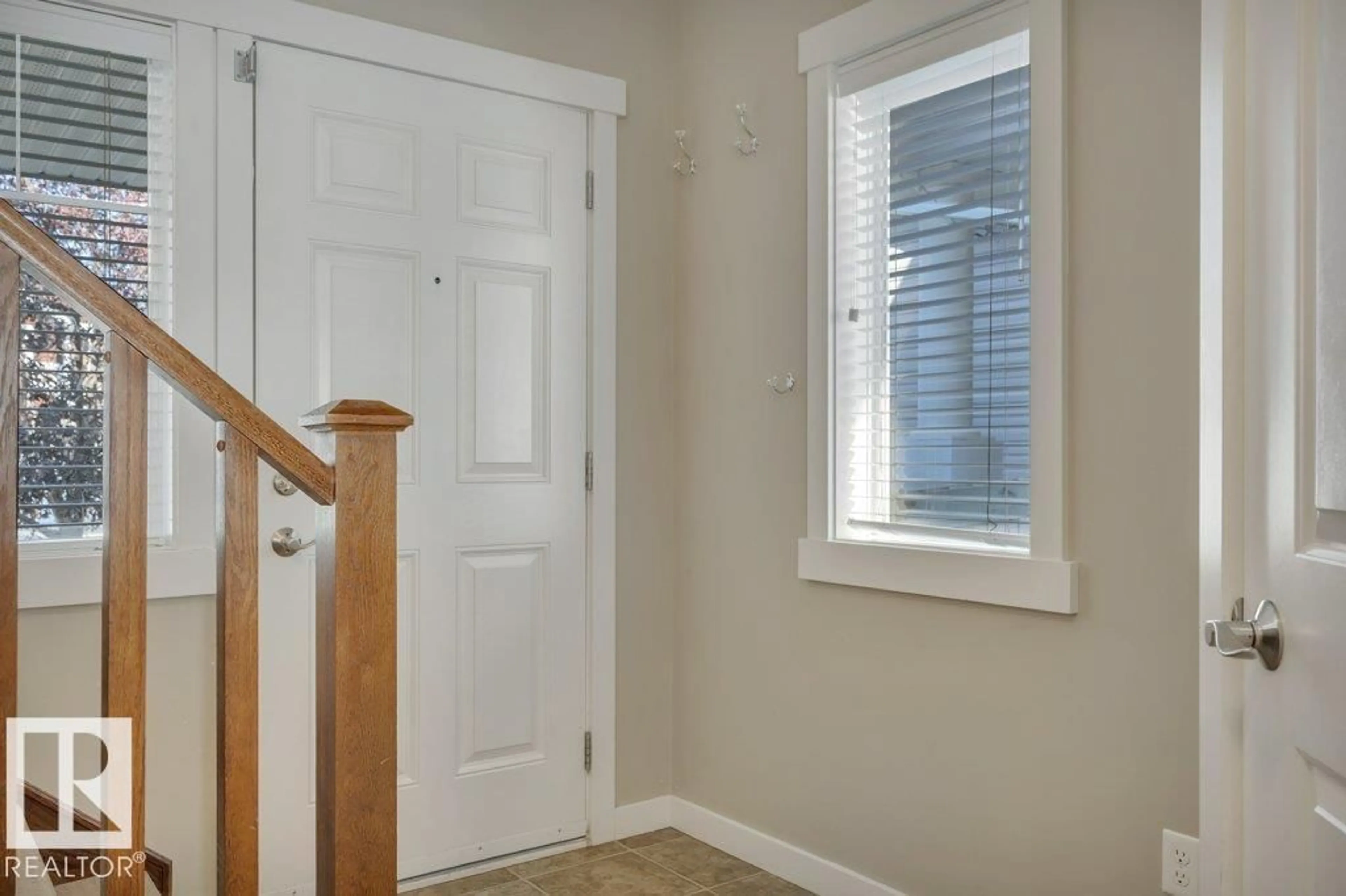 Indoor entryway for 3054 SPENCE WD, Edmonton Alberta T6X0A5