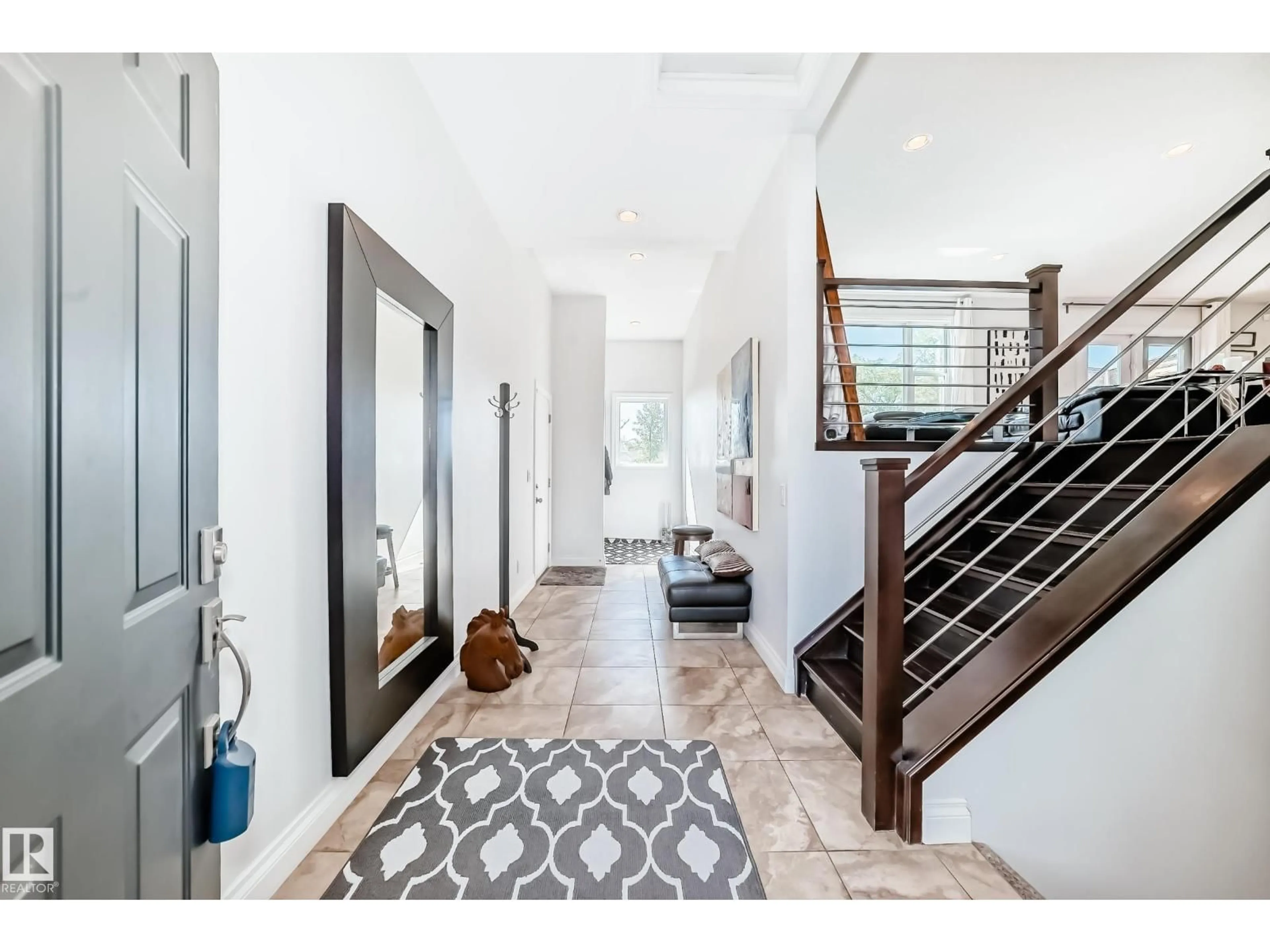 Indoor entryway for 35 54200 RGE ROAD 265, Villeneuve Alberta T8T0E2