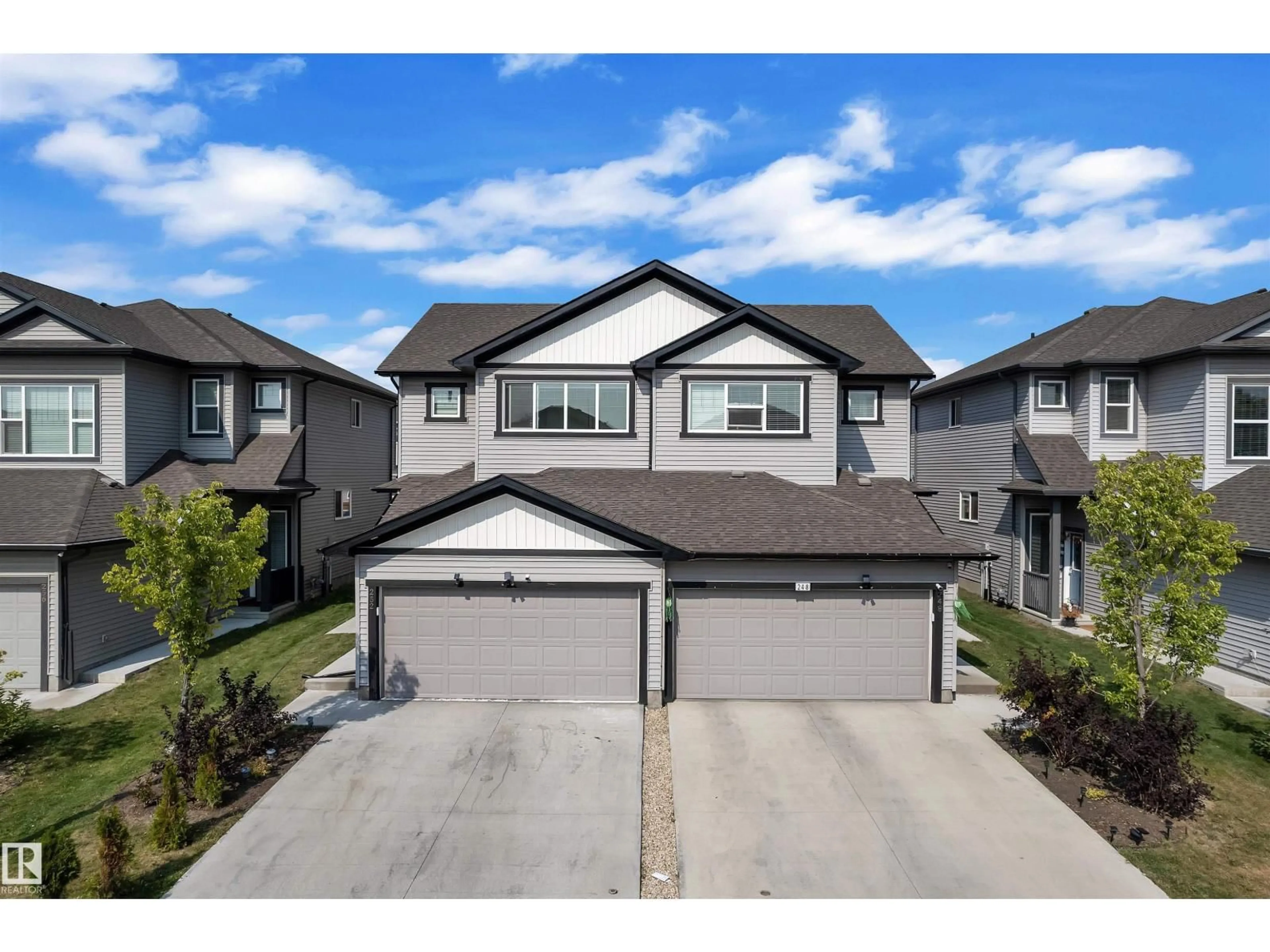 A pic from outside/outdoor area/front of a property/back of a property/a pic from drone, street for 252 39 AV, Edmonton Alberta T6T1J2