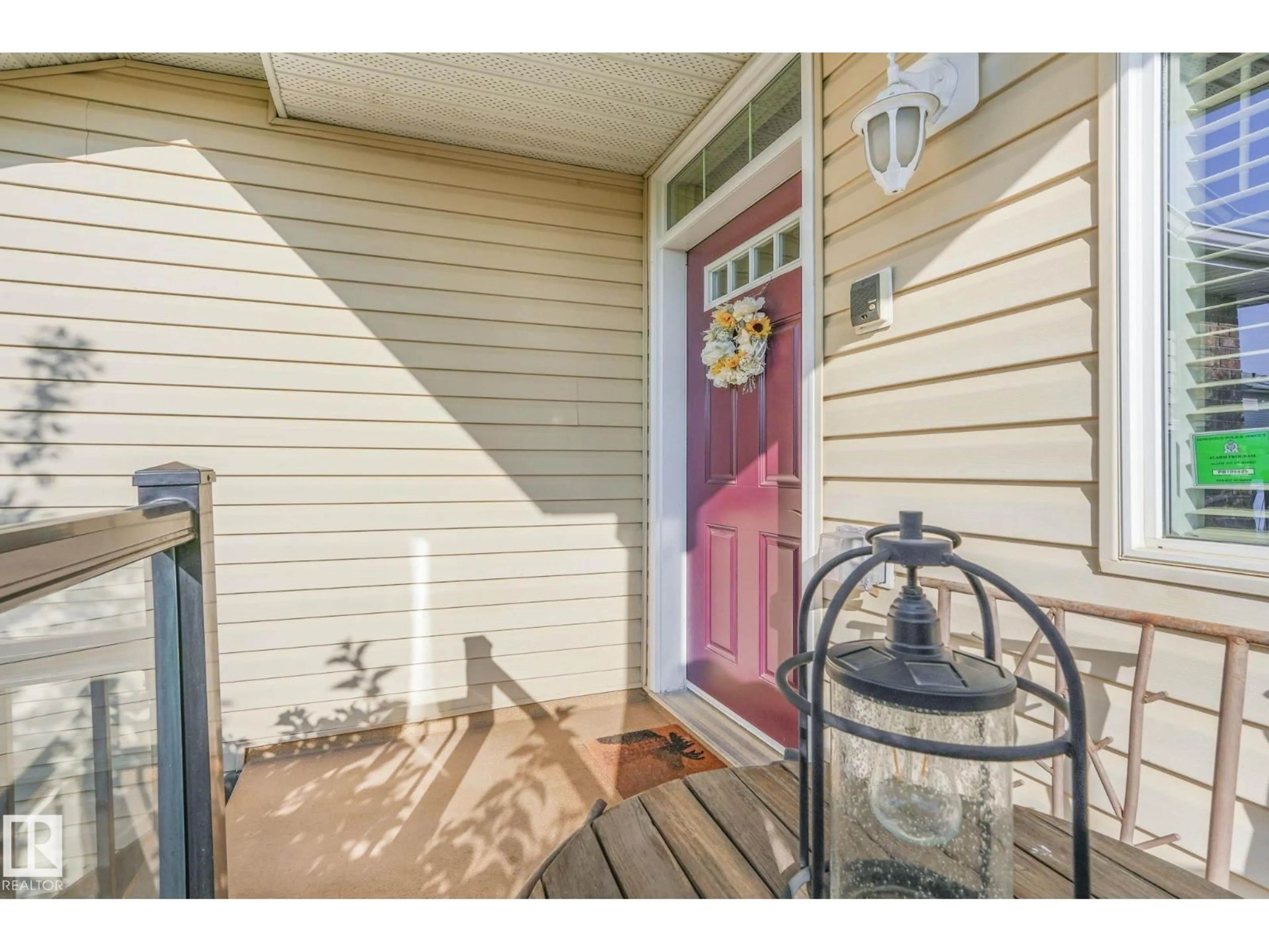 Indoor entryway for 117 - 3010 33 AV, Edmonton Alberta T6T0C3