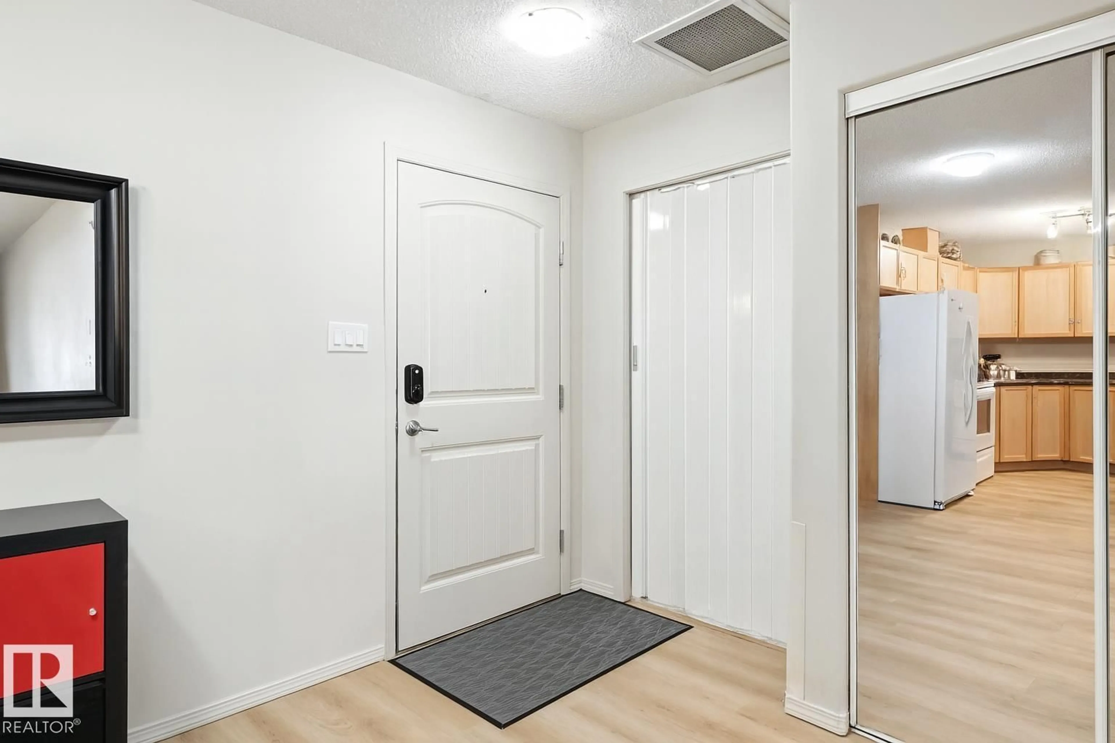 Indoor entryway for #108 - 17407 99 AV, Edmonton Alberta T5T0W7