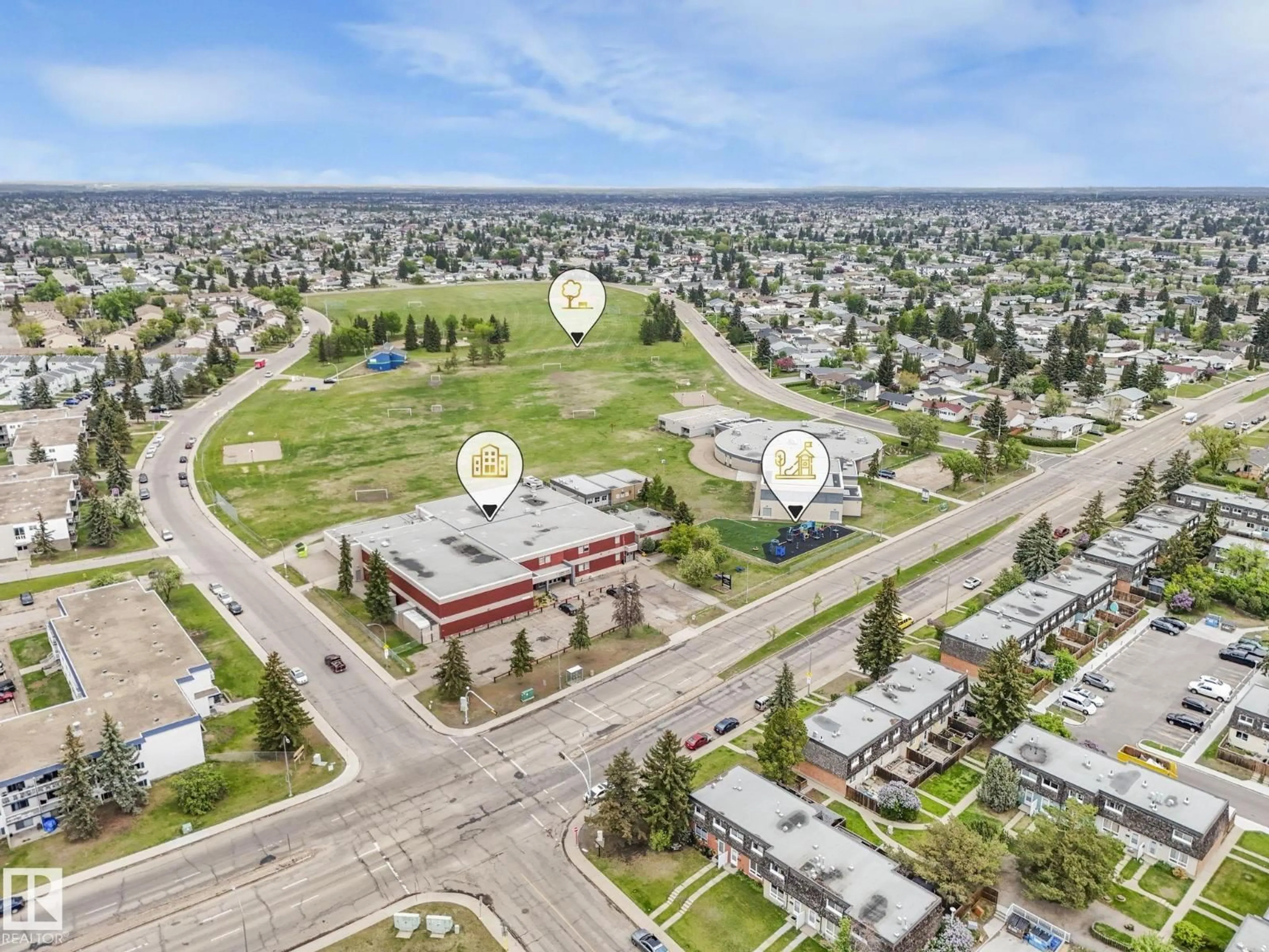 A pic from outside/outdoor area/front of a property/back of a property/a pic from drone, street for 15119 86 ST, Edmonton Alberta T5E5X5