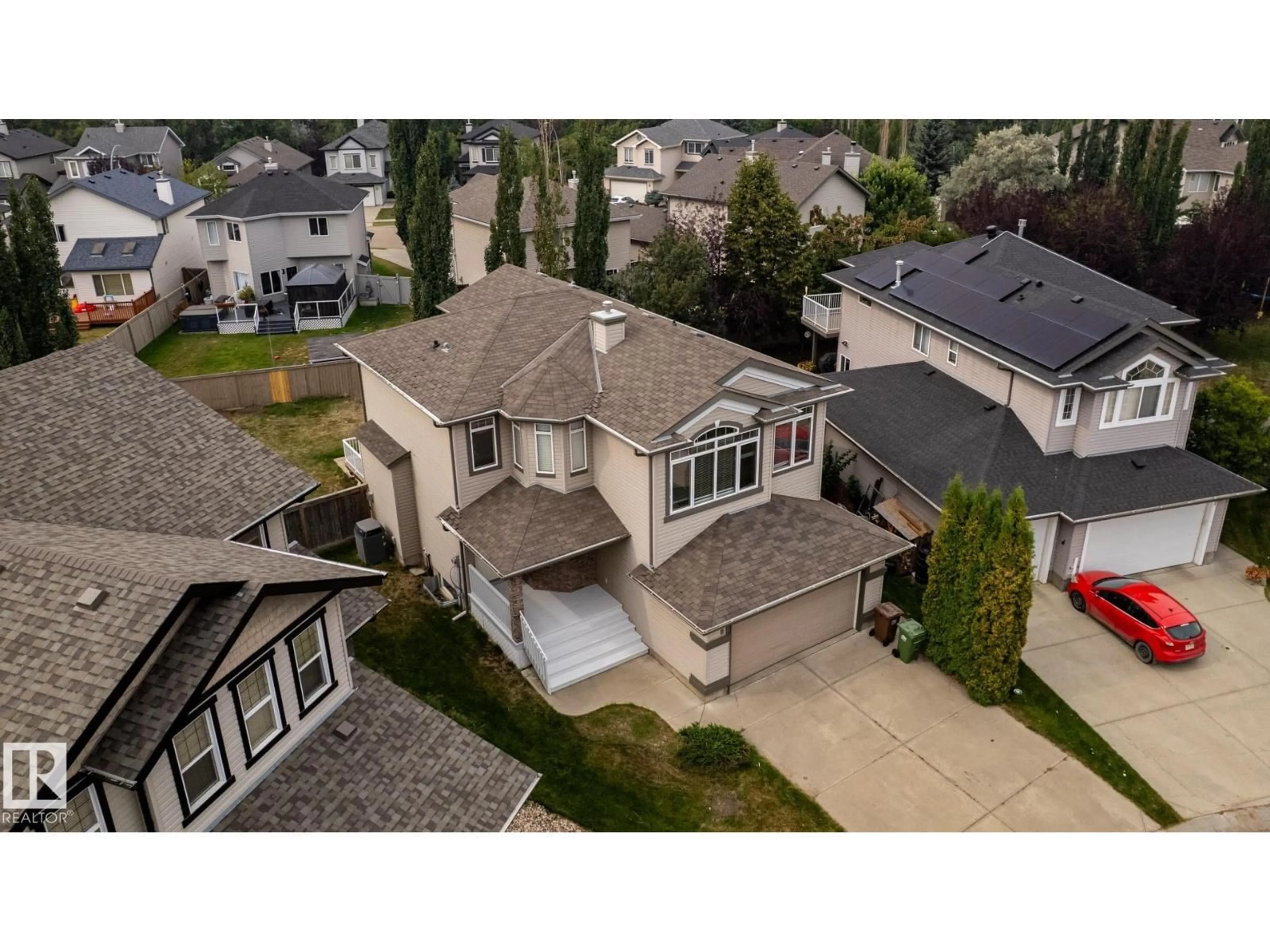 A pic from outside/outdoor area/front of a property/back of a property/a pic from drone, street for 8 ERINDALE CL, St. Albert Alberta T8N3L2