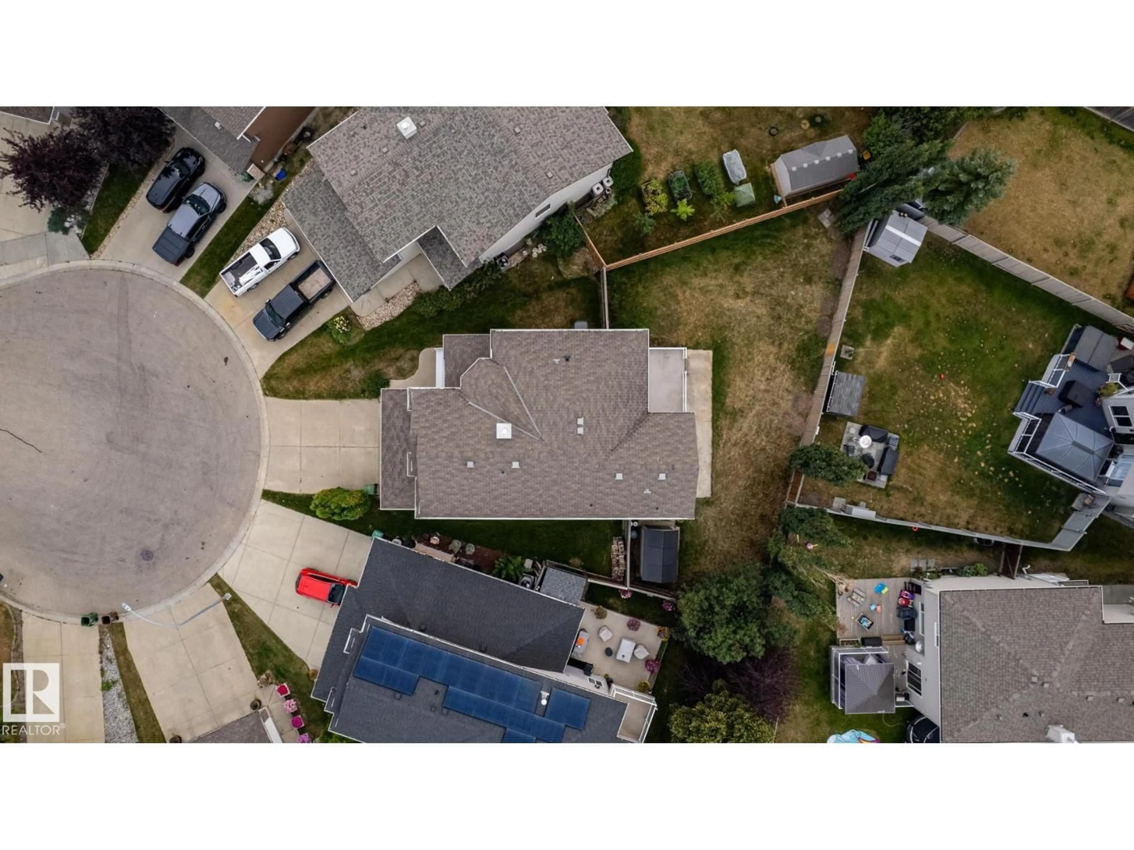 A pic from outside/outdoor area/front of a property/back of a property/a pic from drone, unknown for 8 ERINDALE CL, St. Albert Alberta T8N3L2