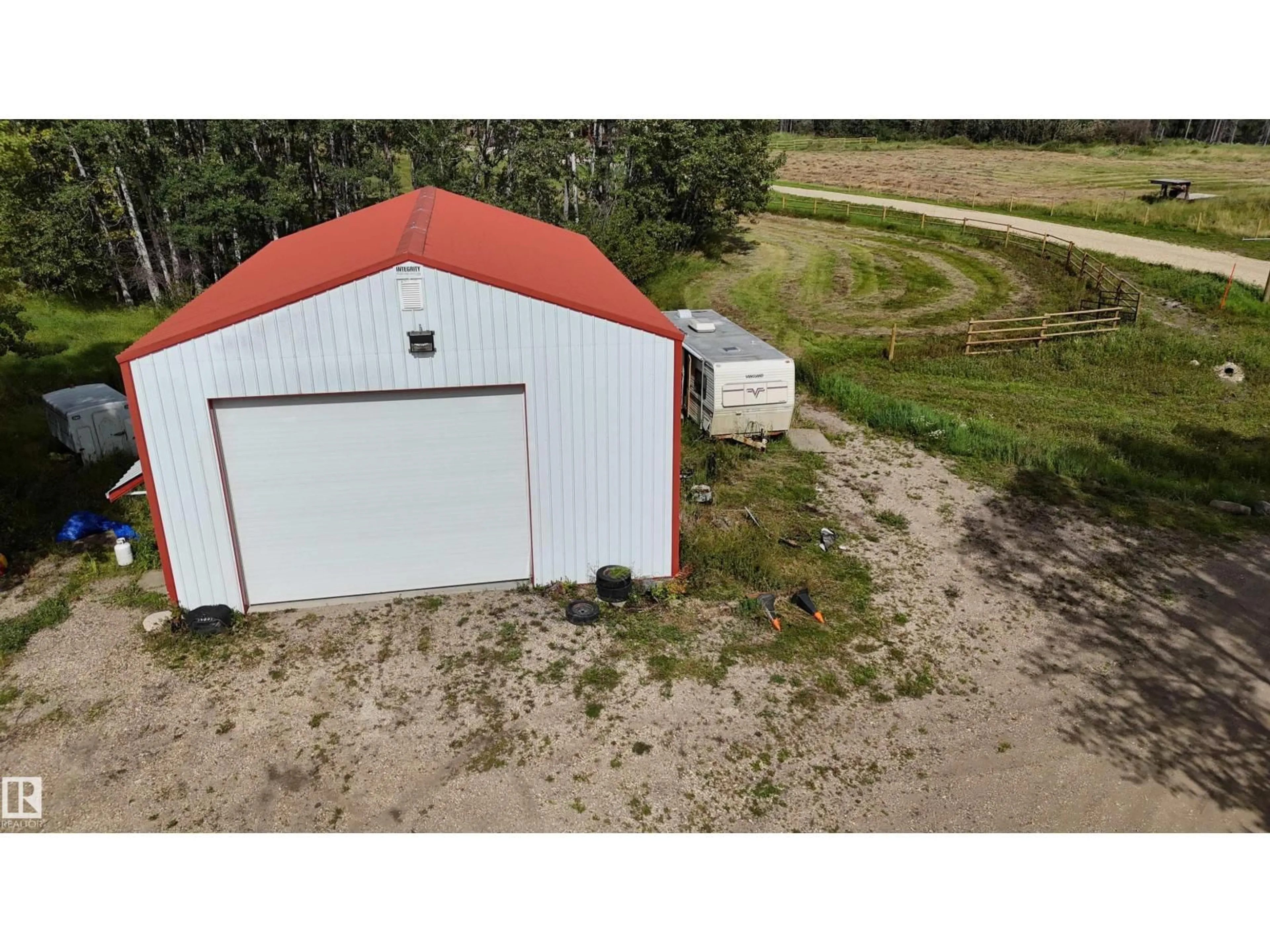 Shed for 7304 HWY 624, Rural Parkland County Alberta T7A1S7