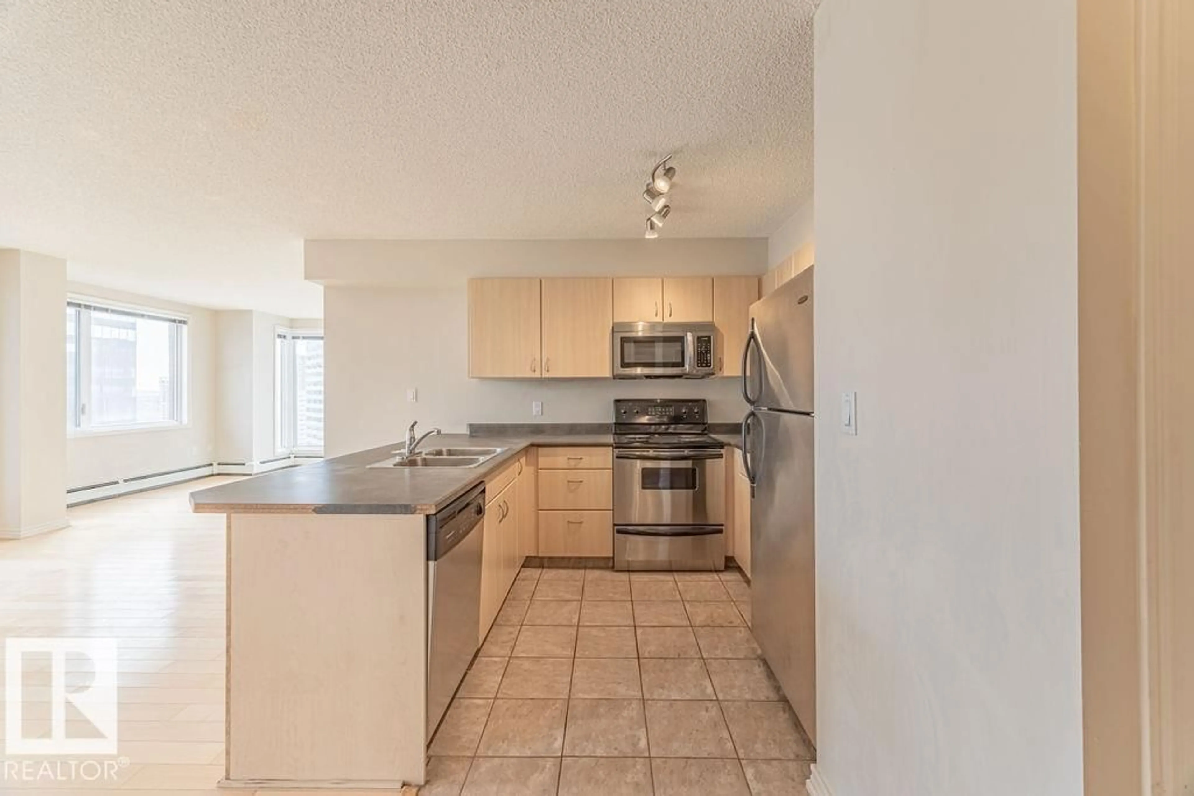 Standard kitchen, ceramic/tile floor for 10180 - 2301 104 ST NW, Edmonton Alberta T5J1A7