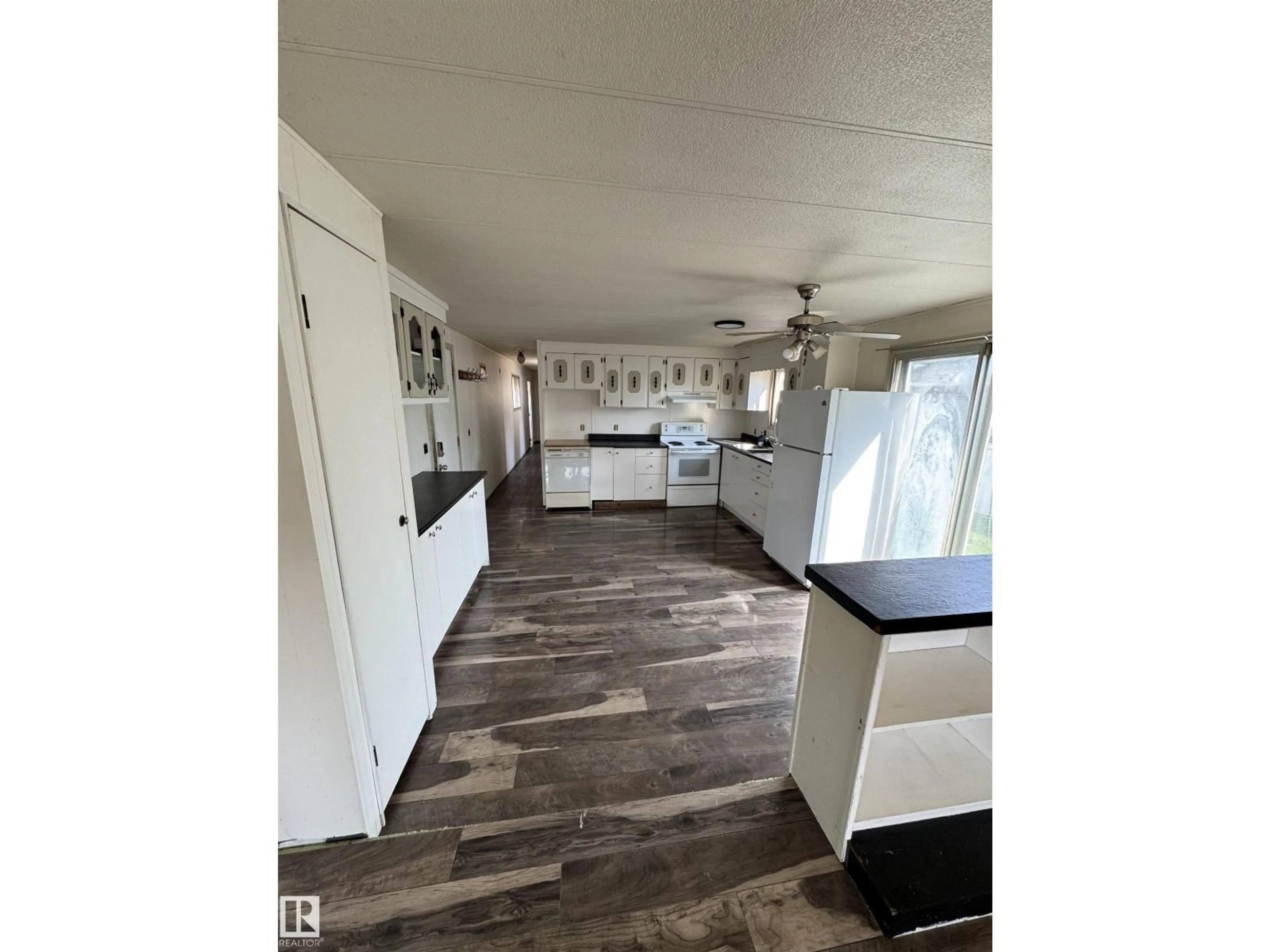 A pic of a room for 4802 - 67 54 AV, Camrose Alberta T4V3A5