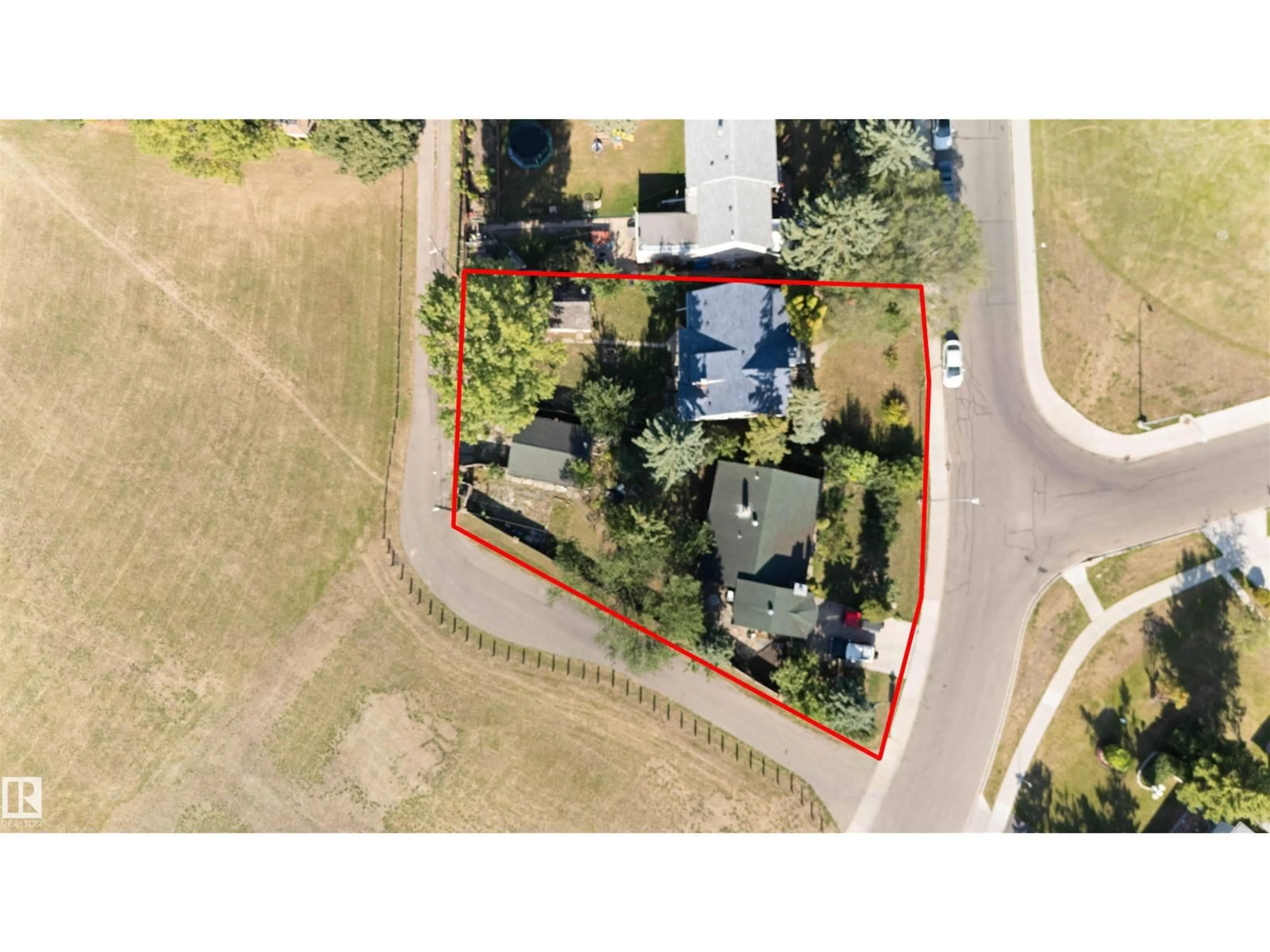 A pic from outside/outdoor area/front of a property/back of a property/a pic from drone, street for 11026 110 AV, Edmonton Alberta T5H1H9