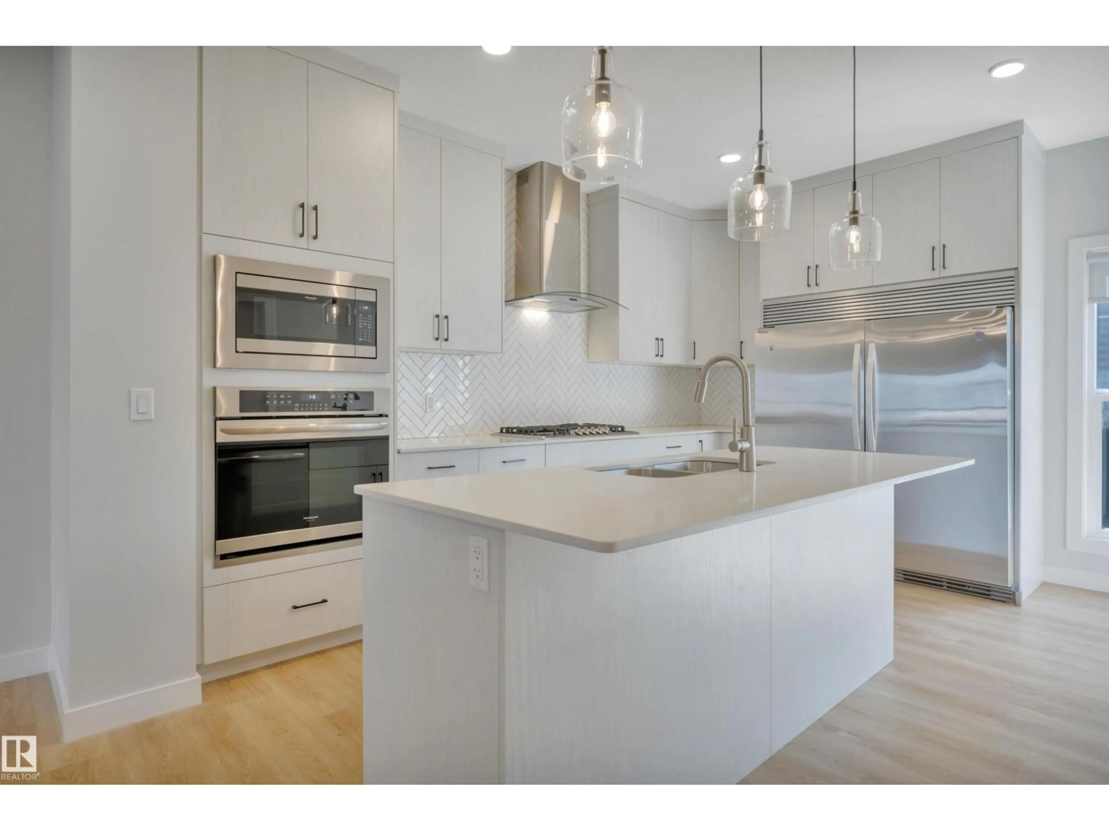 Contemporary kitchen, unknown for SW - 4037 HAWTHORN LI, Edmonton Alberta T6X2Y8